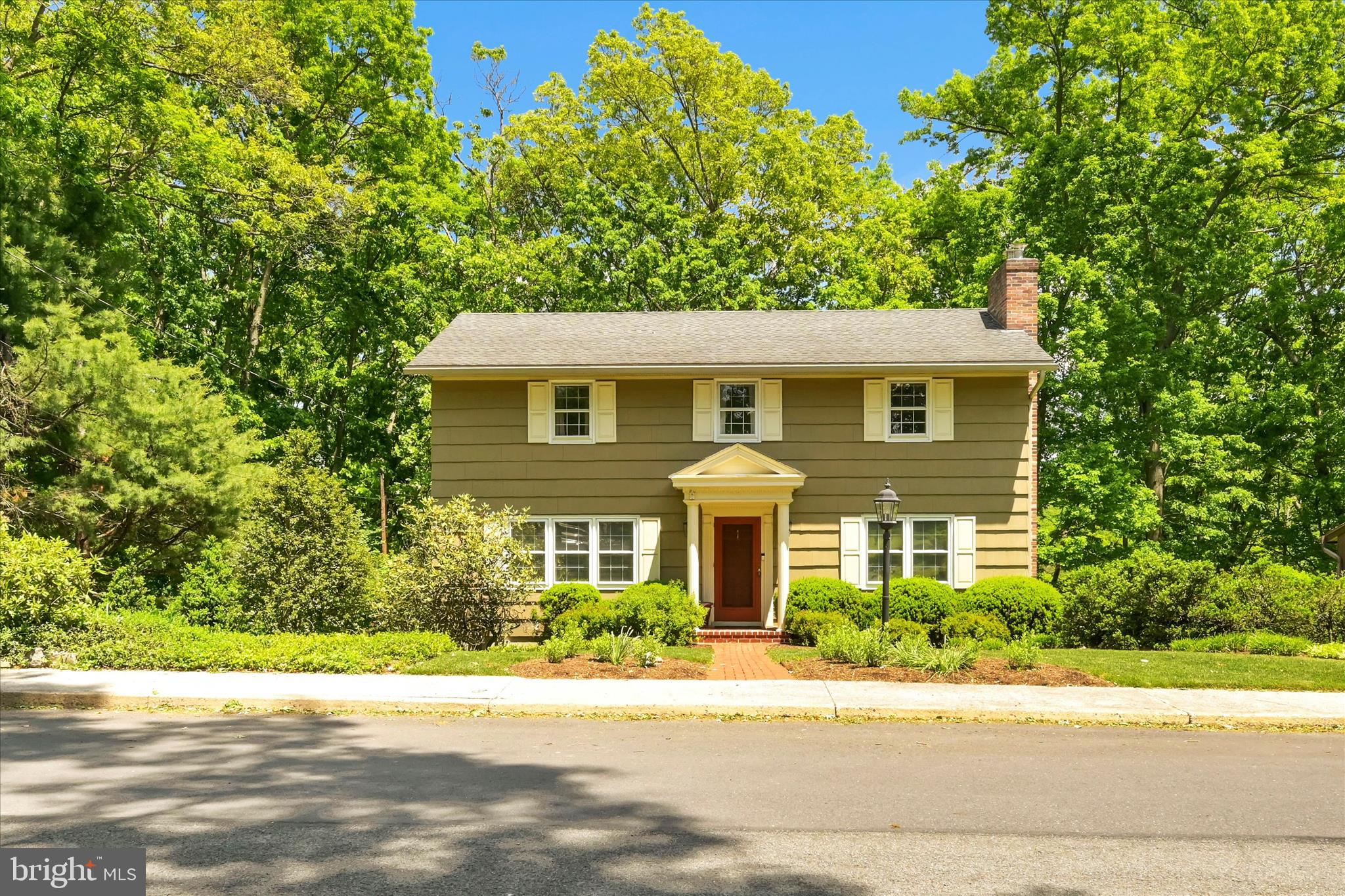 FOREST HILLS - Residential