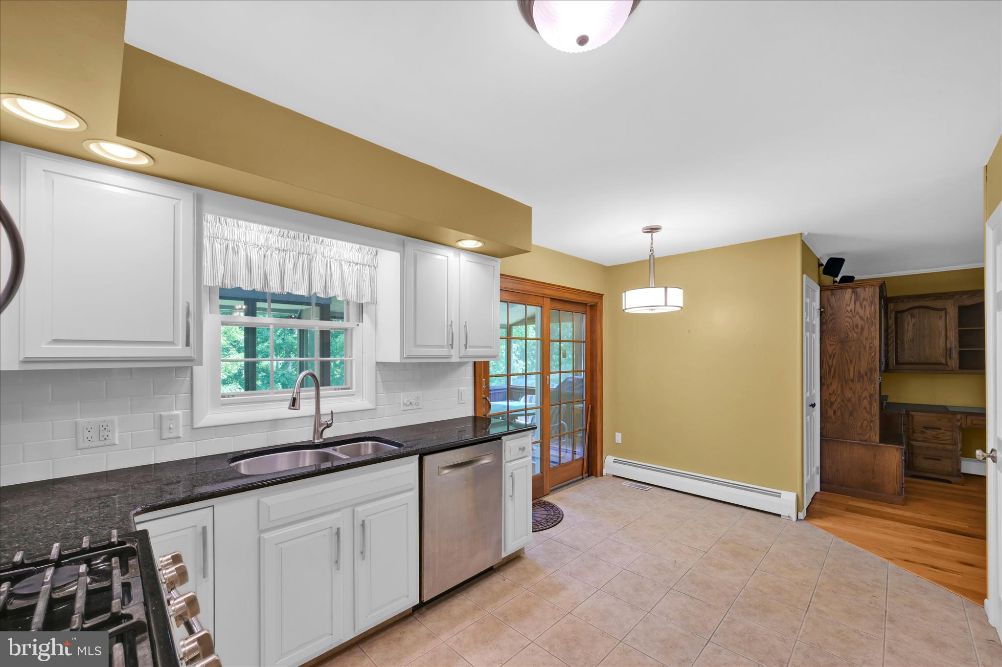 FOREST HILLS - Residential