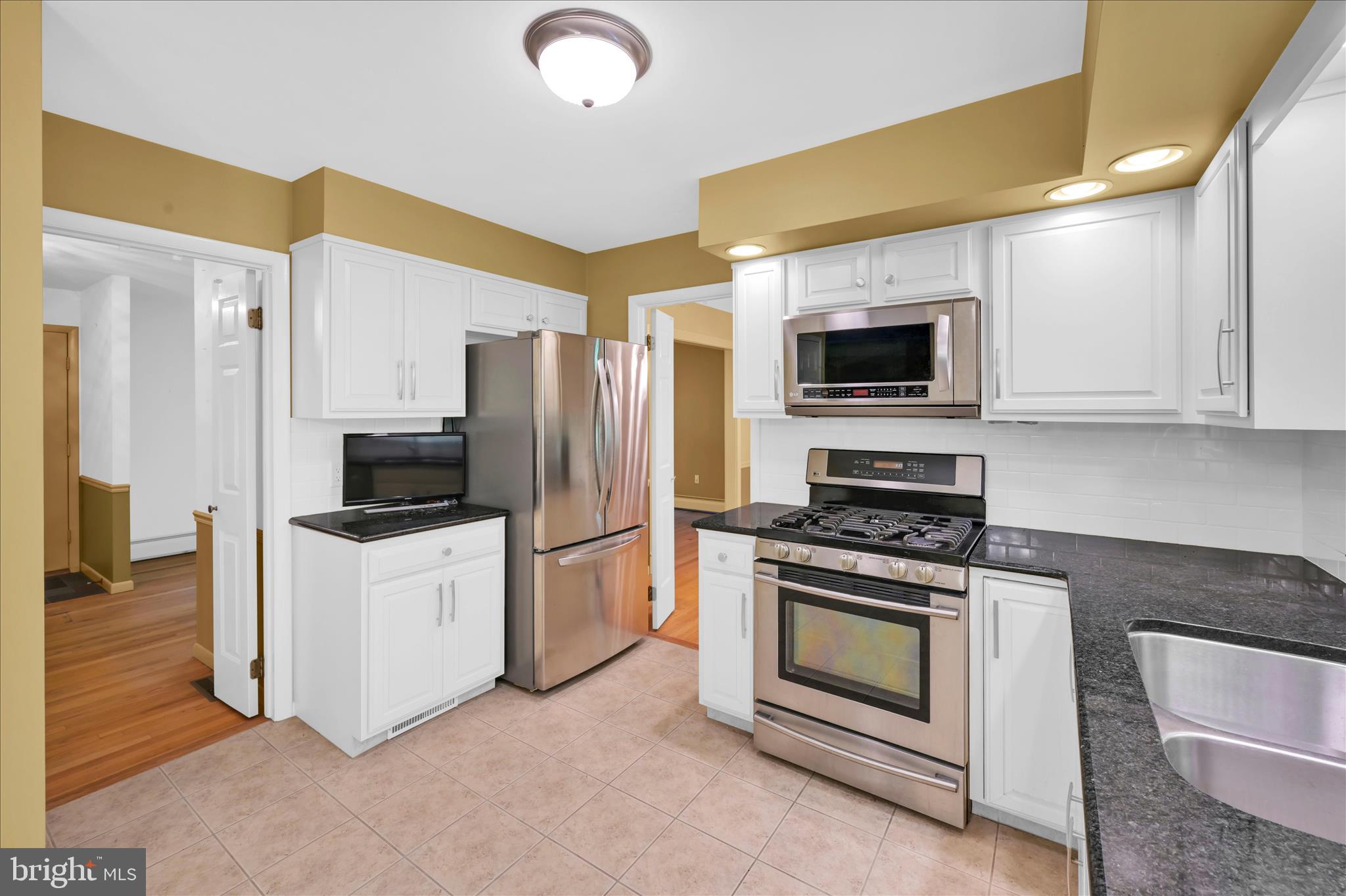 FOREST HILLS - Residential
