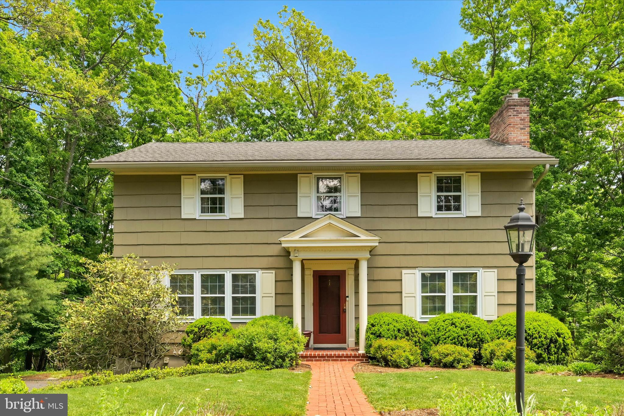 FOREST HILLS - Residential