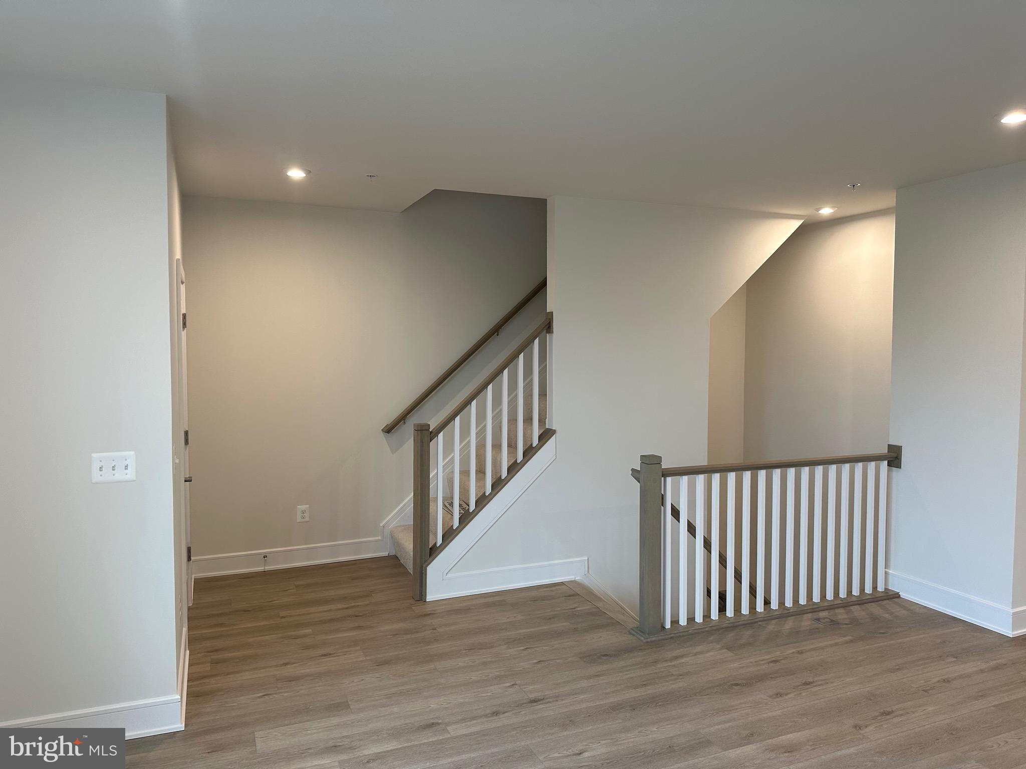 DEMOTT & SILVER - Residential Lease