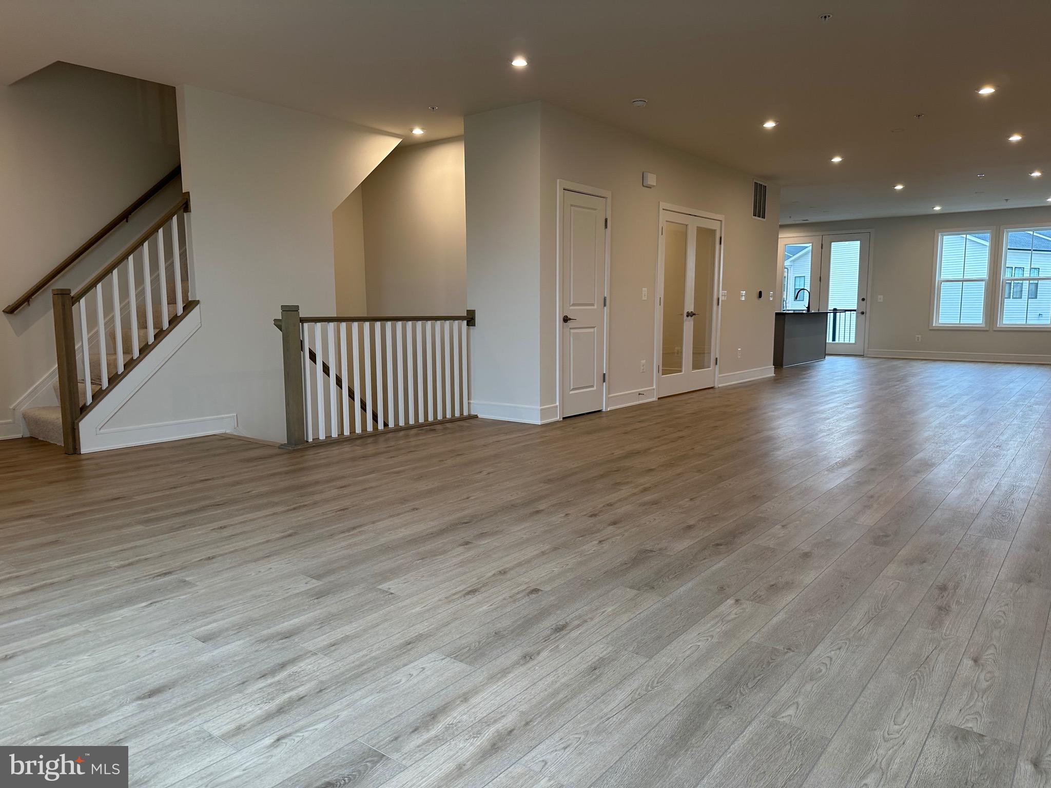 DEMOTT & SILVER - Residential Lease