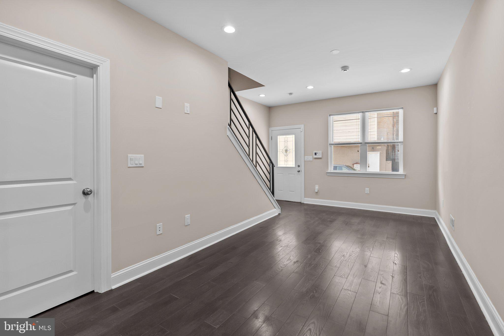 POINT BREEZE - Residential