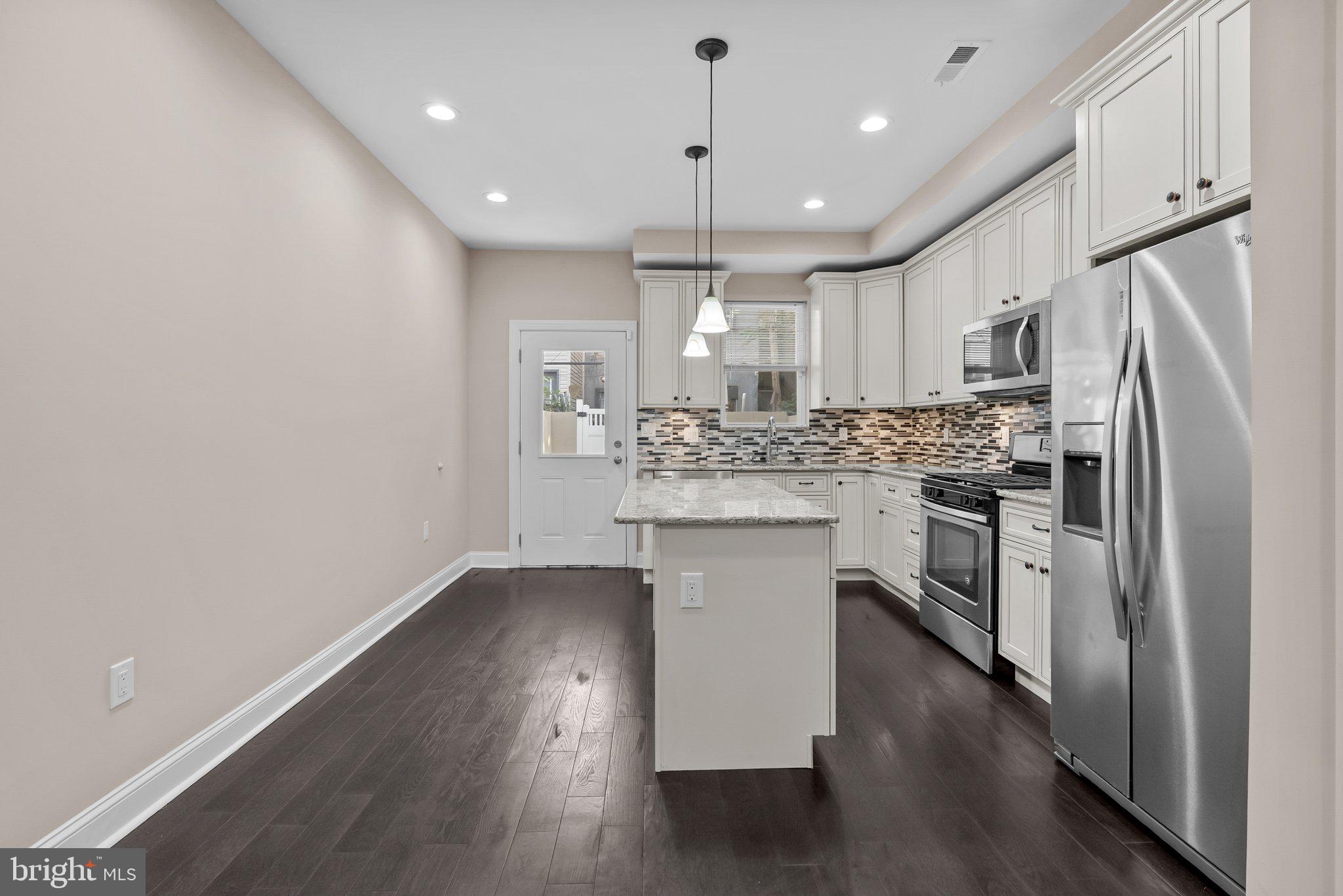 POINT BREEZE - Residential