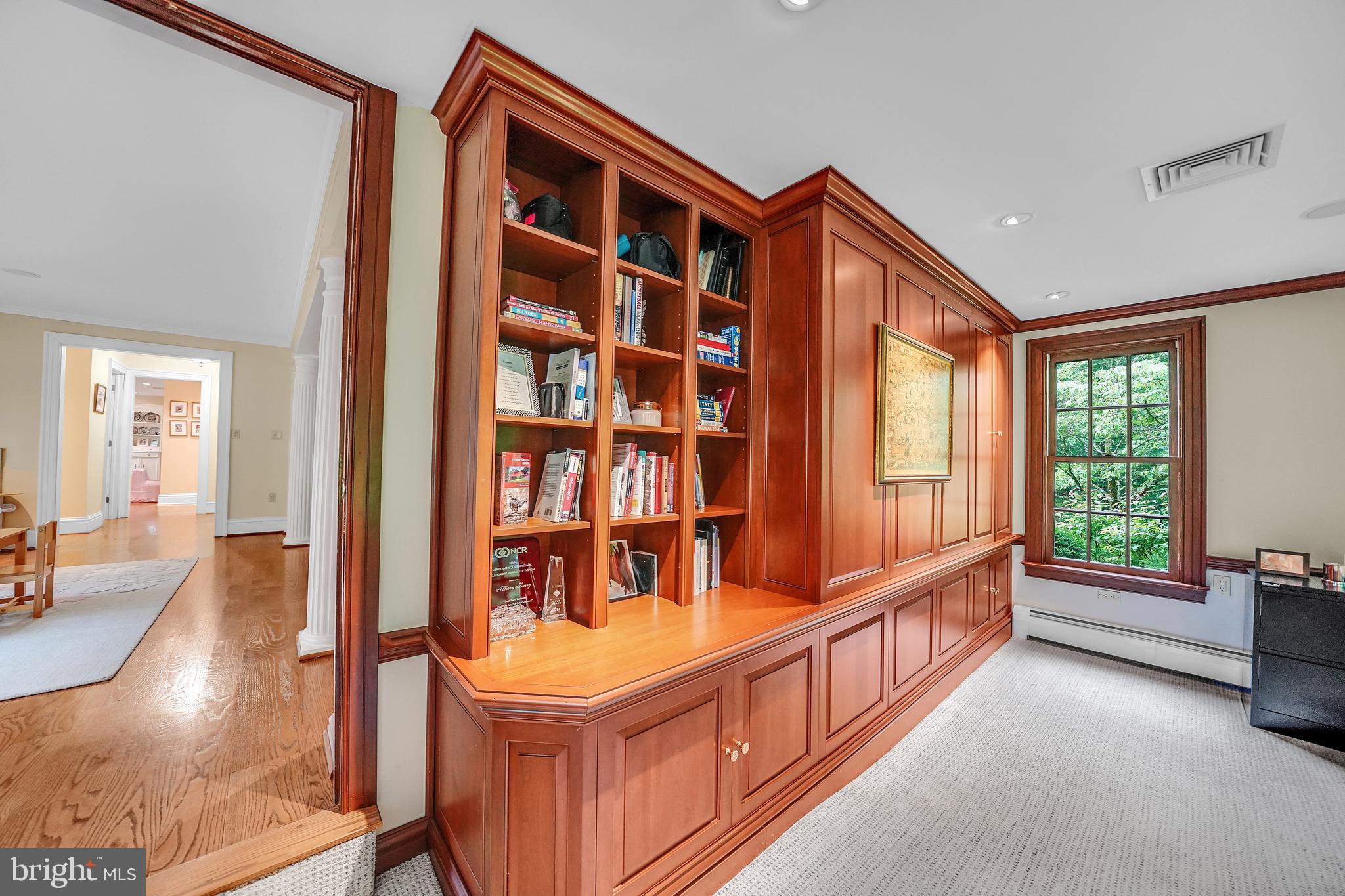RADNOR HUNT - Residential
