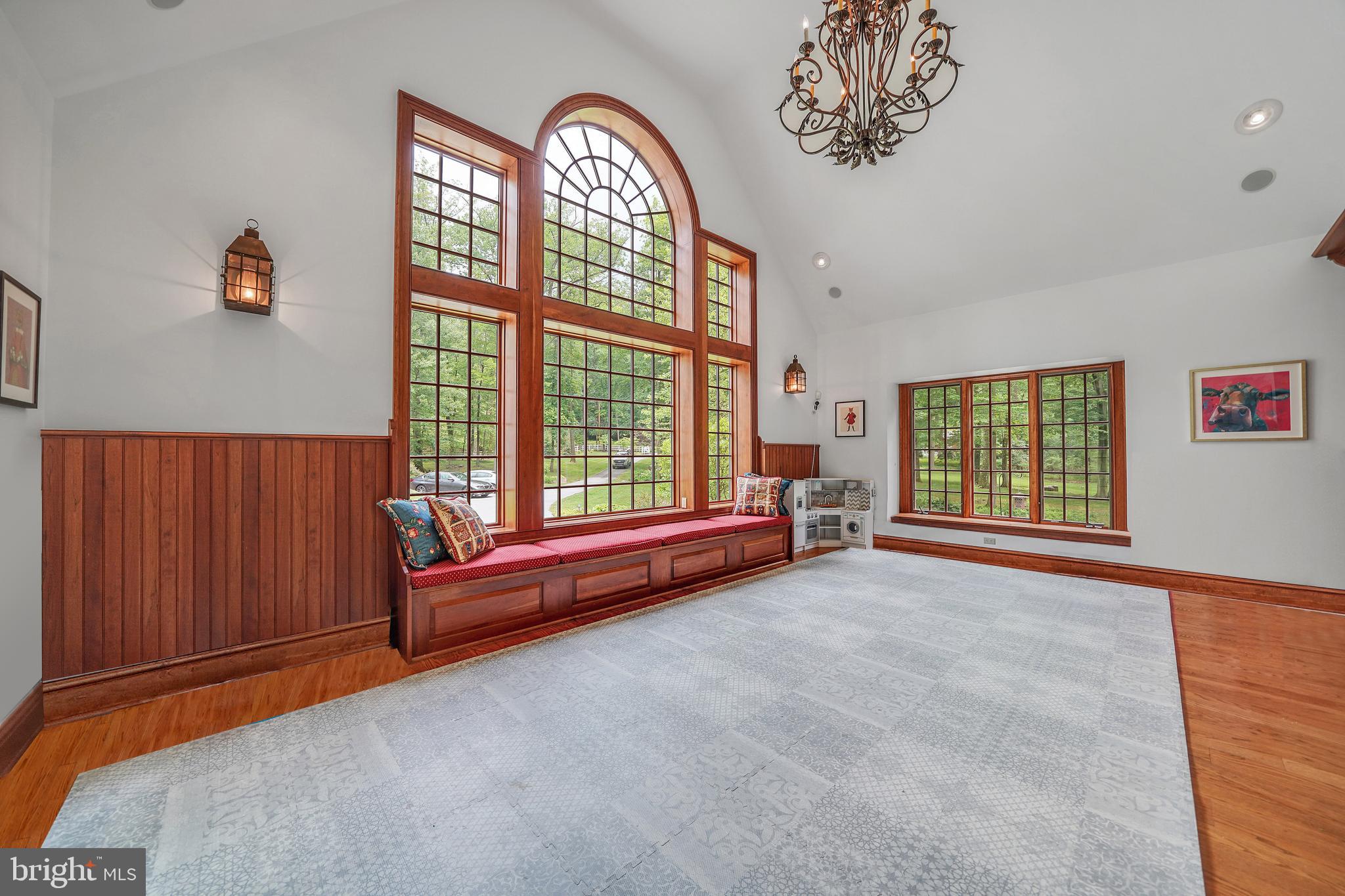 RADNOR HUNT - Residential