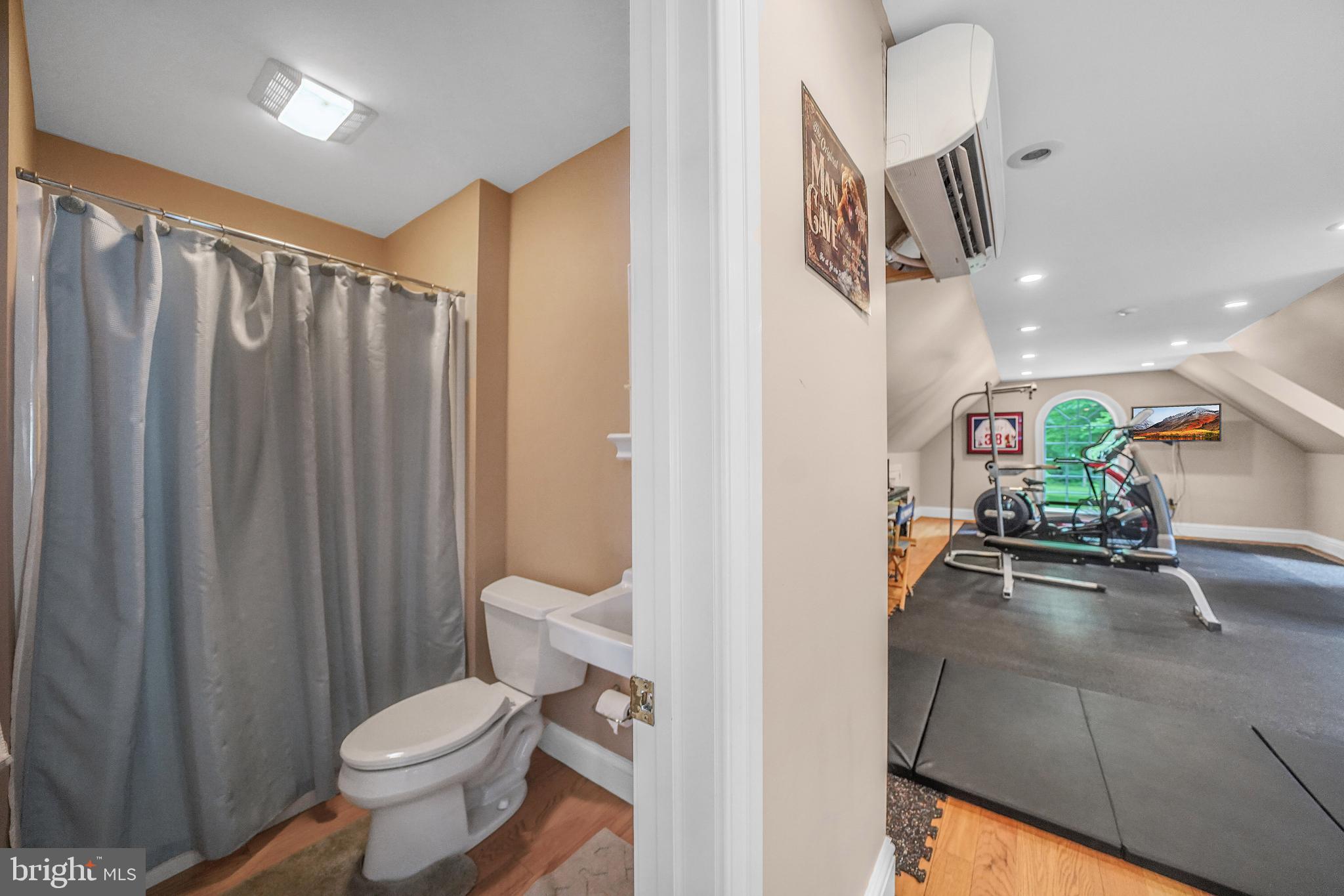 RADNOR HUNT - Residential