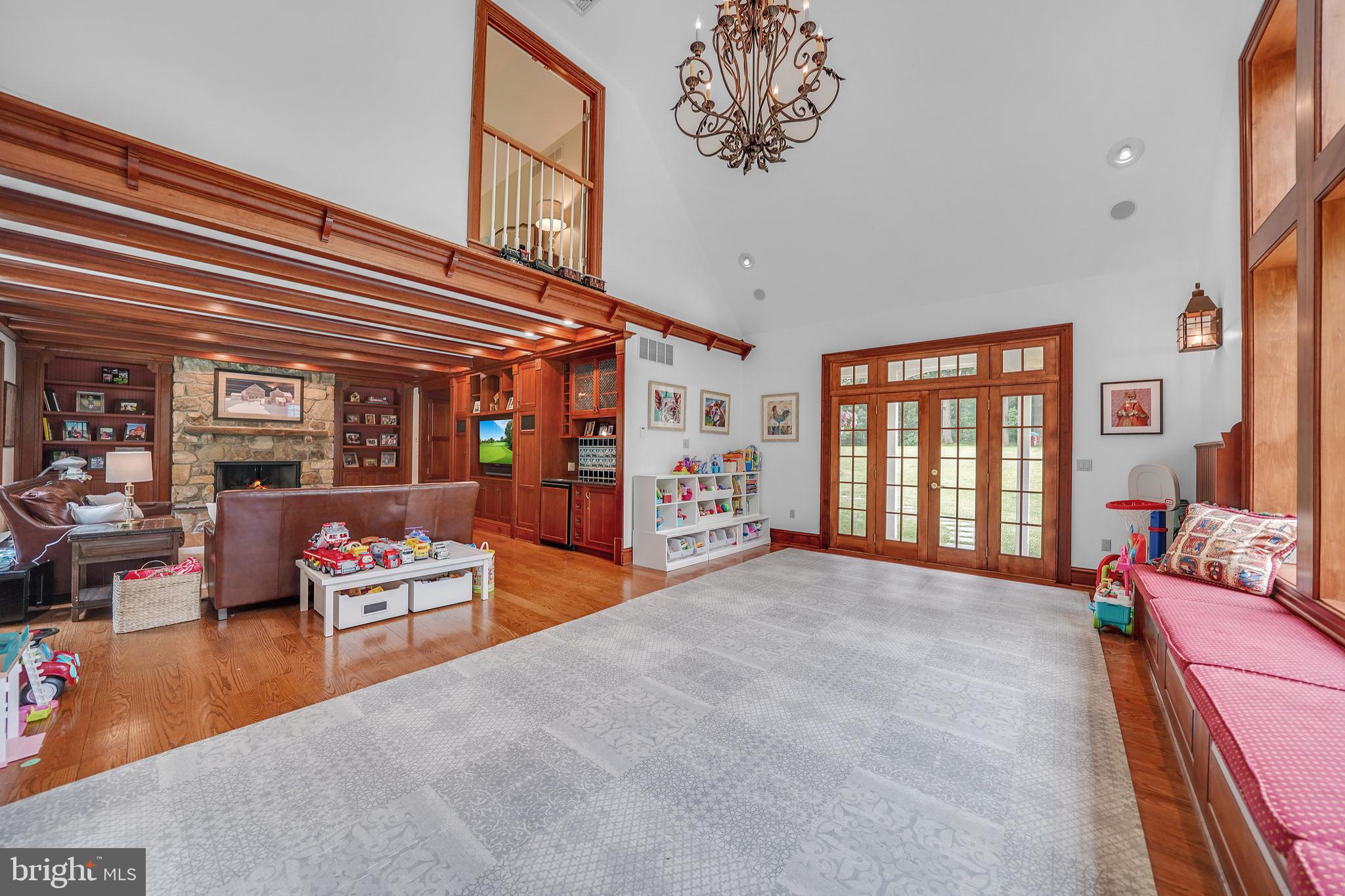 RADNOR HUNT - Residential