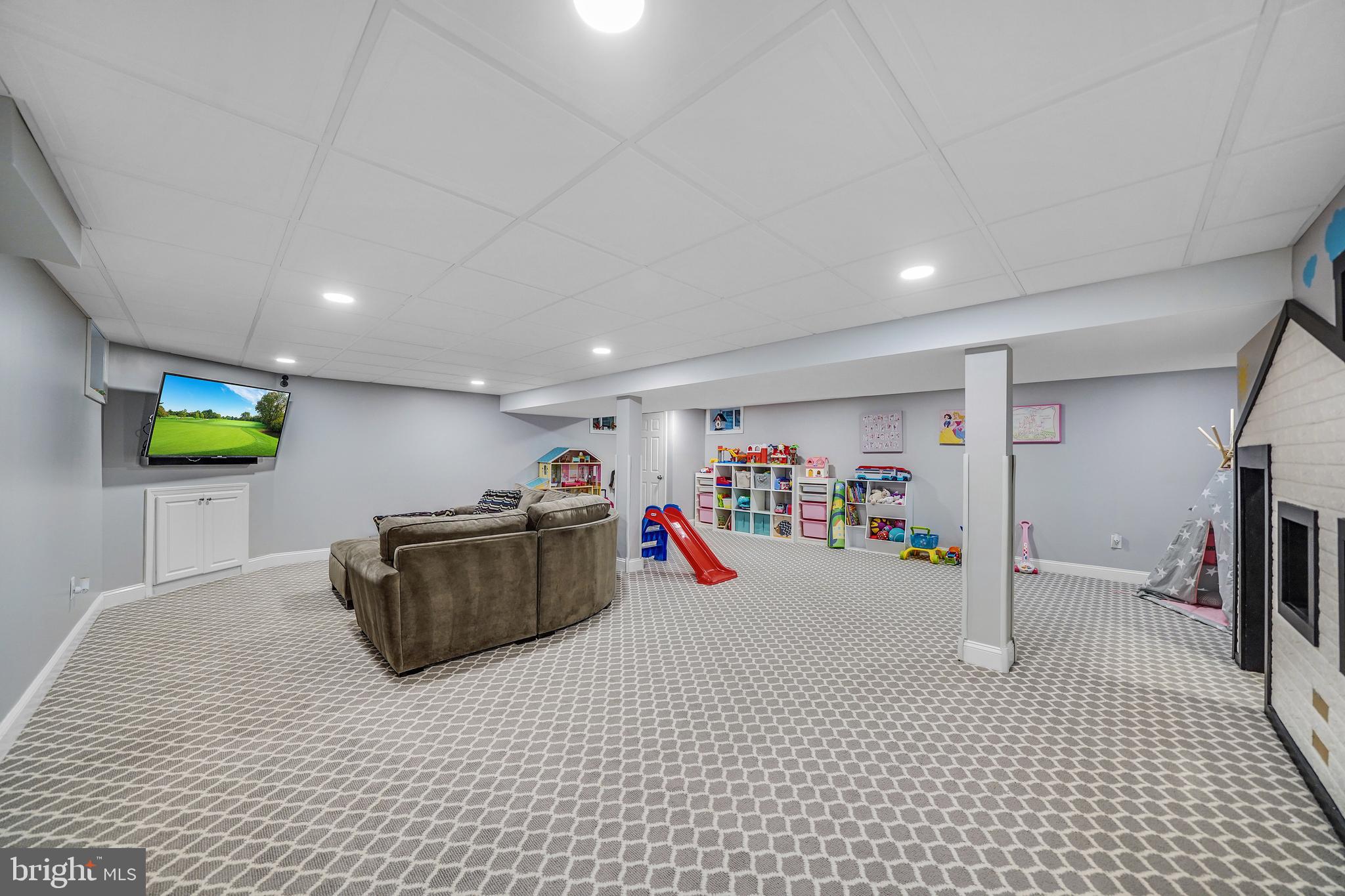 RADNOR HUNT - Residential