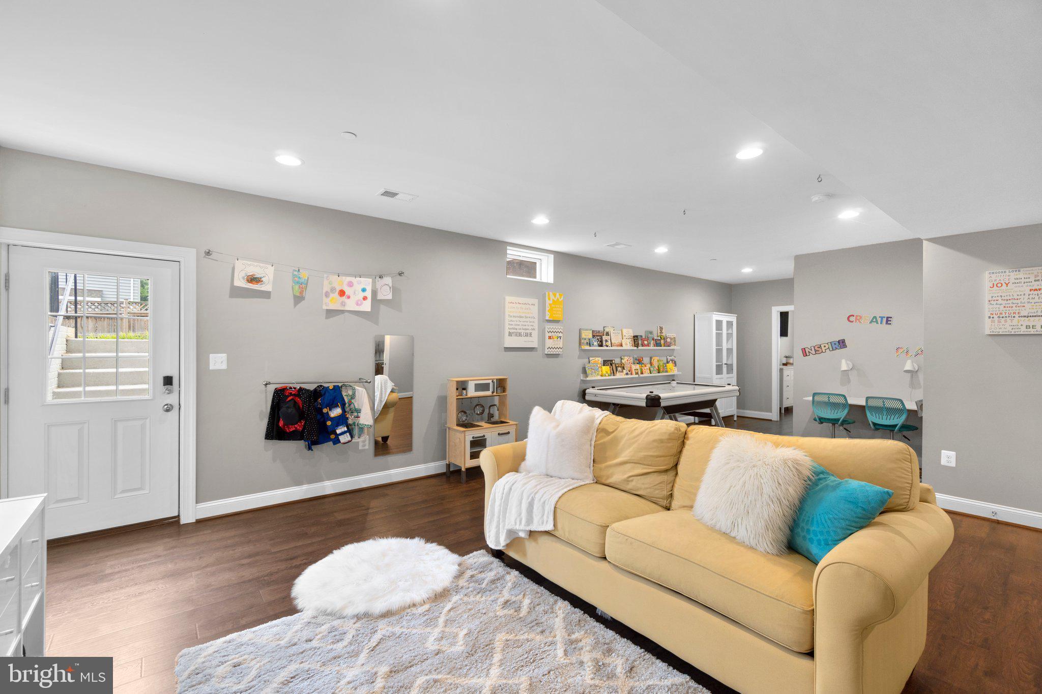 FREEDOM HEIGHTS - Residential