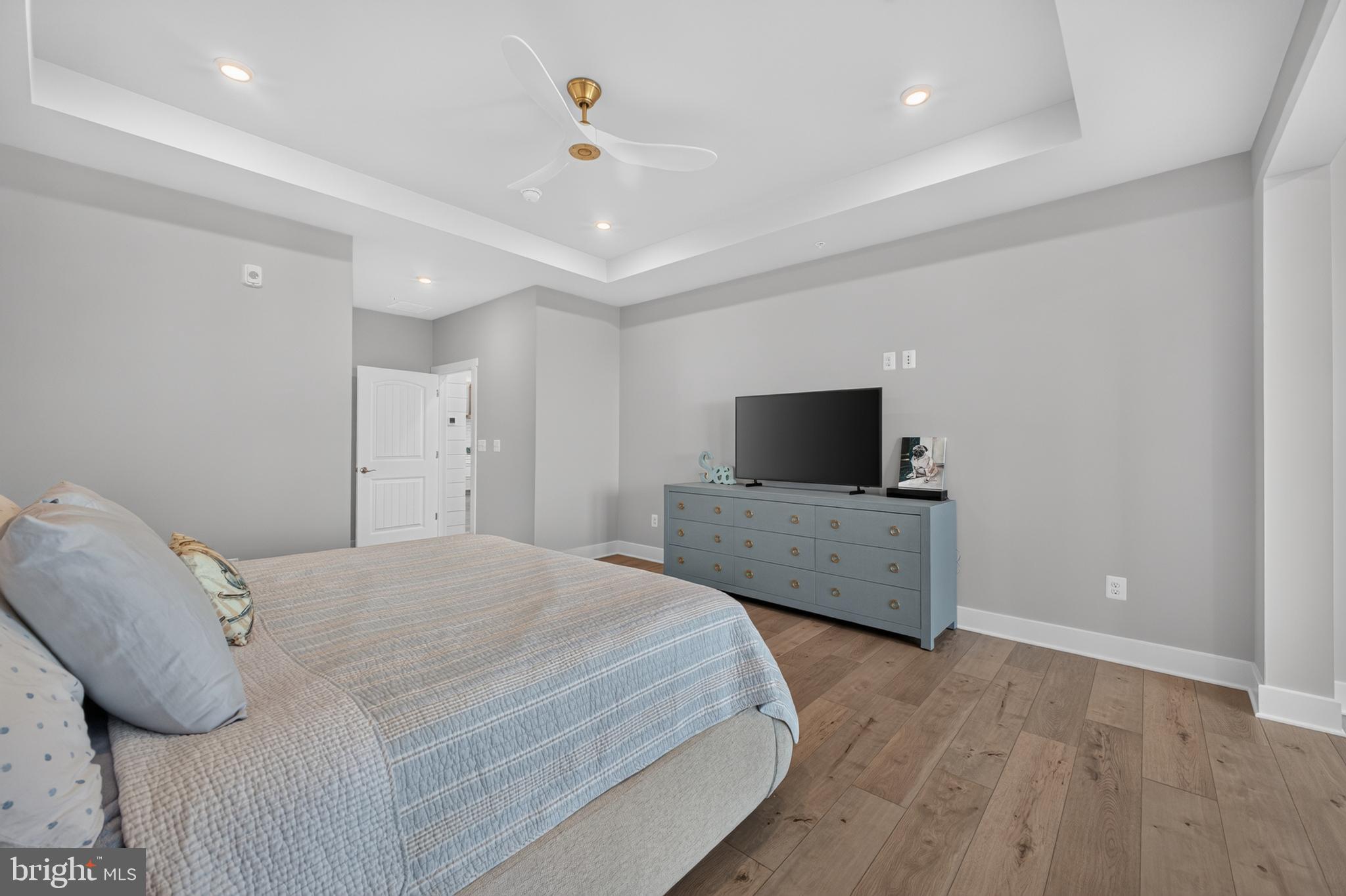 FOUR SEASONS AT KENT ISLAND - Residential