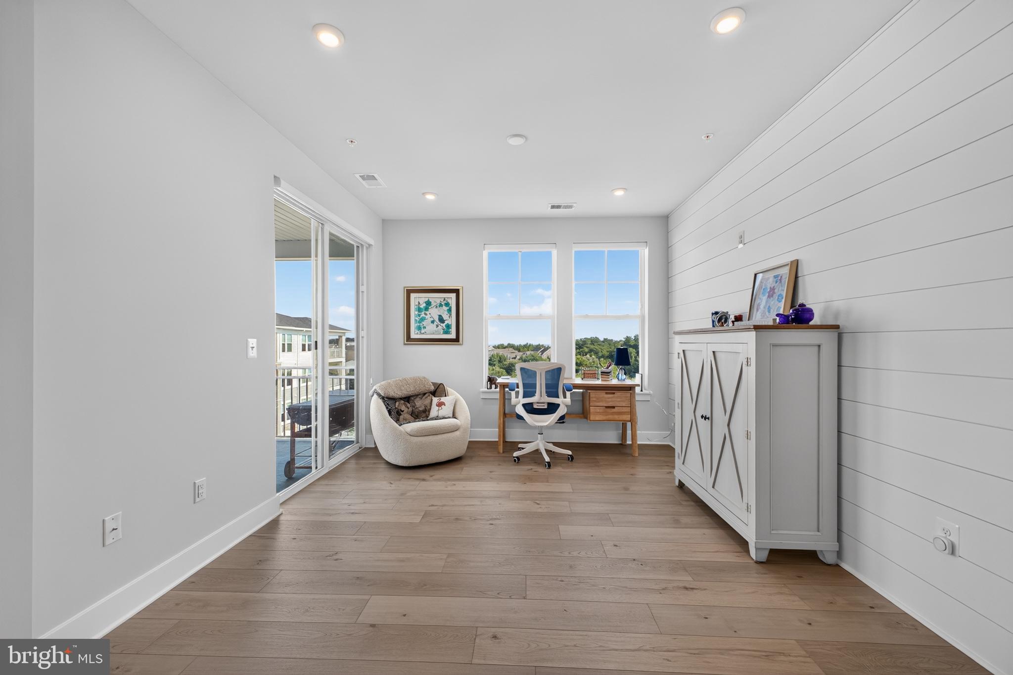 FOUR SEASONS AT KENT ISLAND - Residential