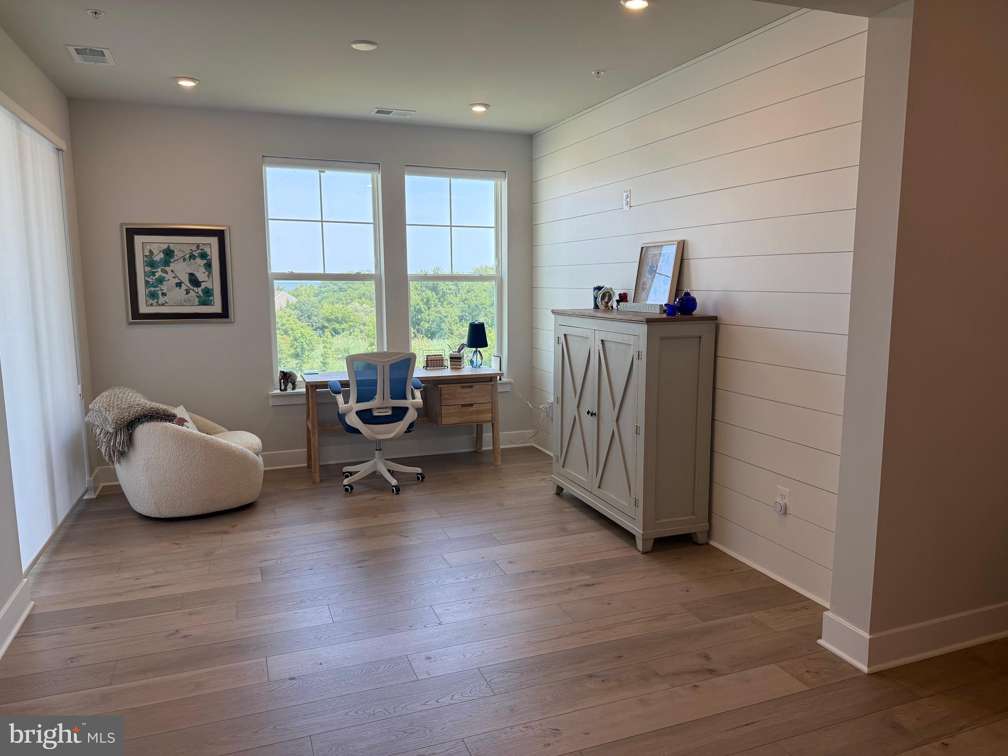 FOUR SEASONS AT KENT ISLAND - Residential