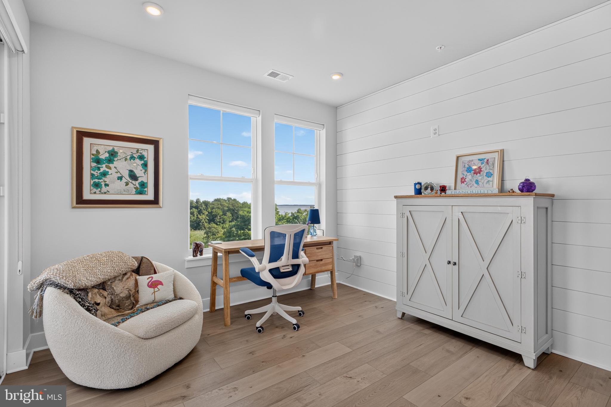 FOUR SEASONS AT KENT ISLAND - Residential