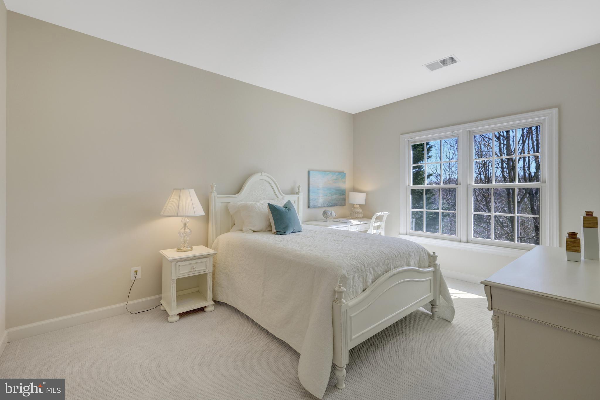 TIMBERLAKE ESTATES - Residential