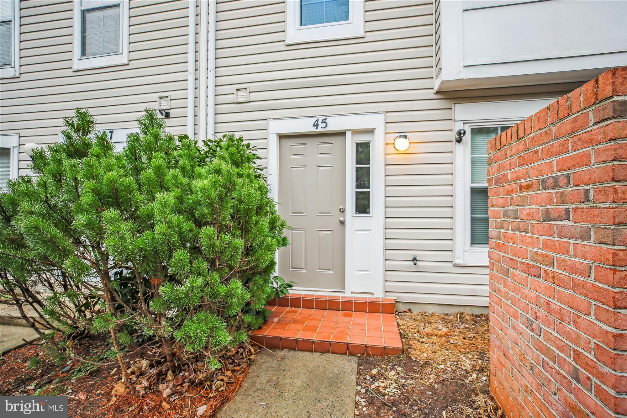 Fantastic 3 level townhome in Forest Brooke neighborhood of Montgomery Village. Spacious and bright open floorplan with large living room, large kitchen with stainless steel appliances, and updated laminate flooring. 3 bedrooms and 2 full baths upstairs, updated with plush carpeting. Tons of storage space with large closets, pantry space, and extra storage in the utility room. Short distance to major commuter routes, shopping, dining, and Montgomery Village amenities.