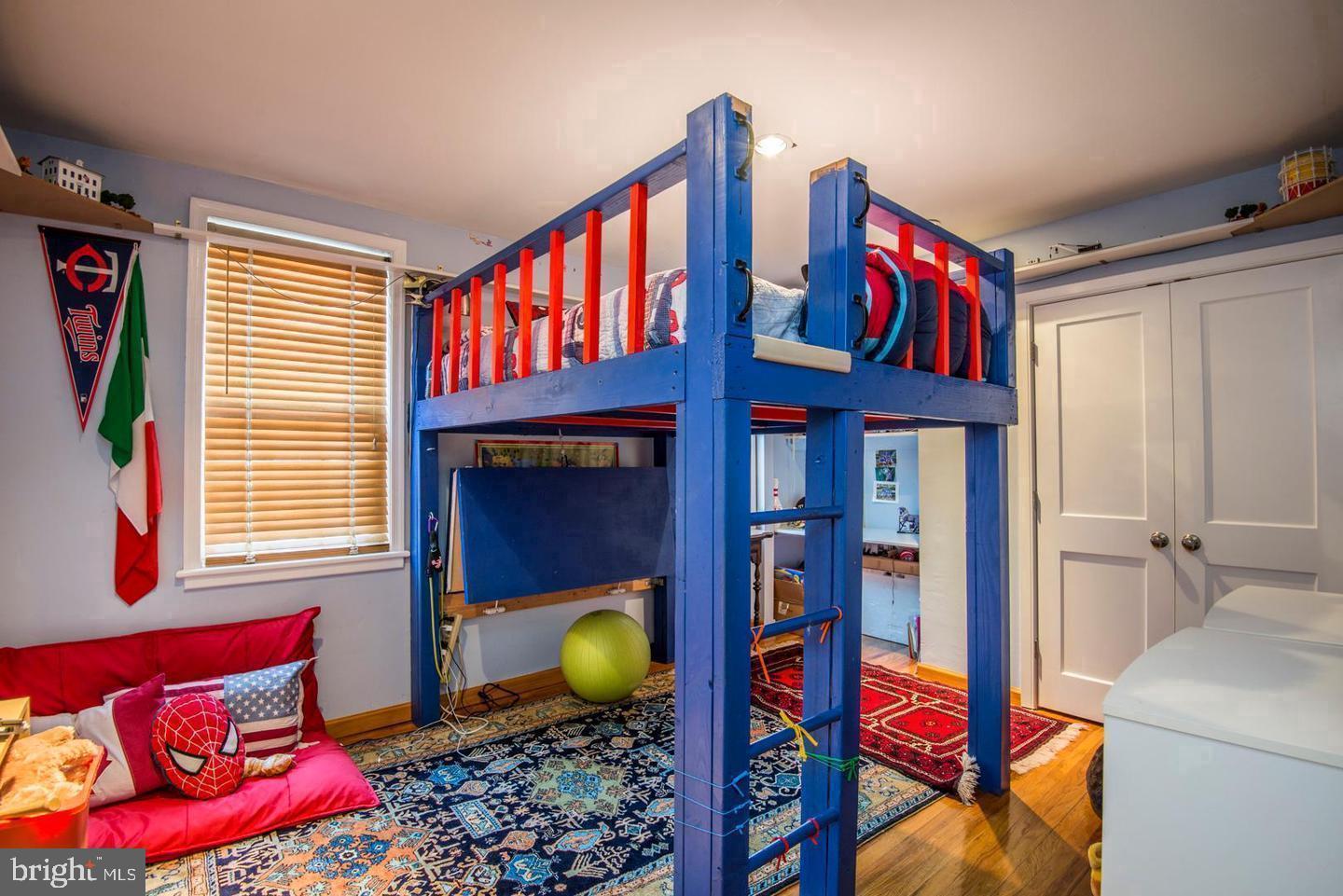 HAWTHORNE - Residential Lease