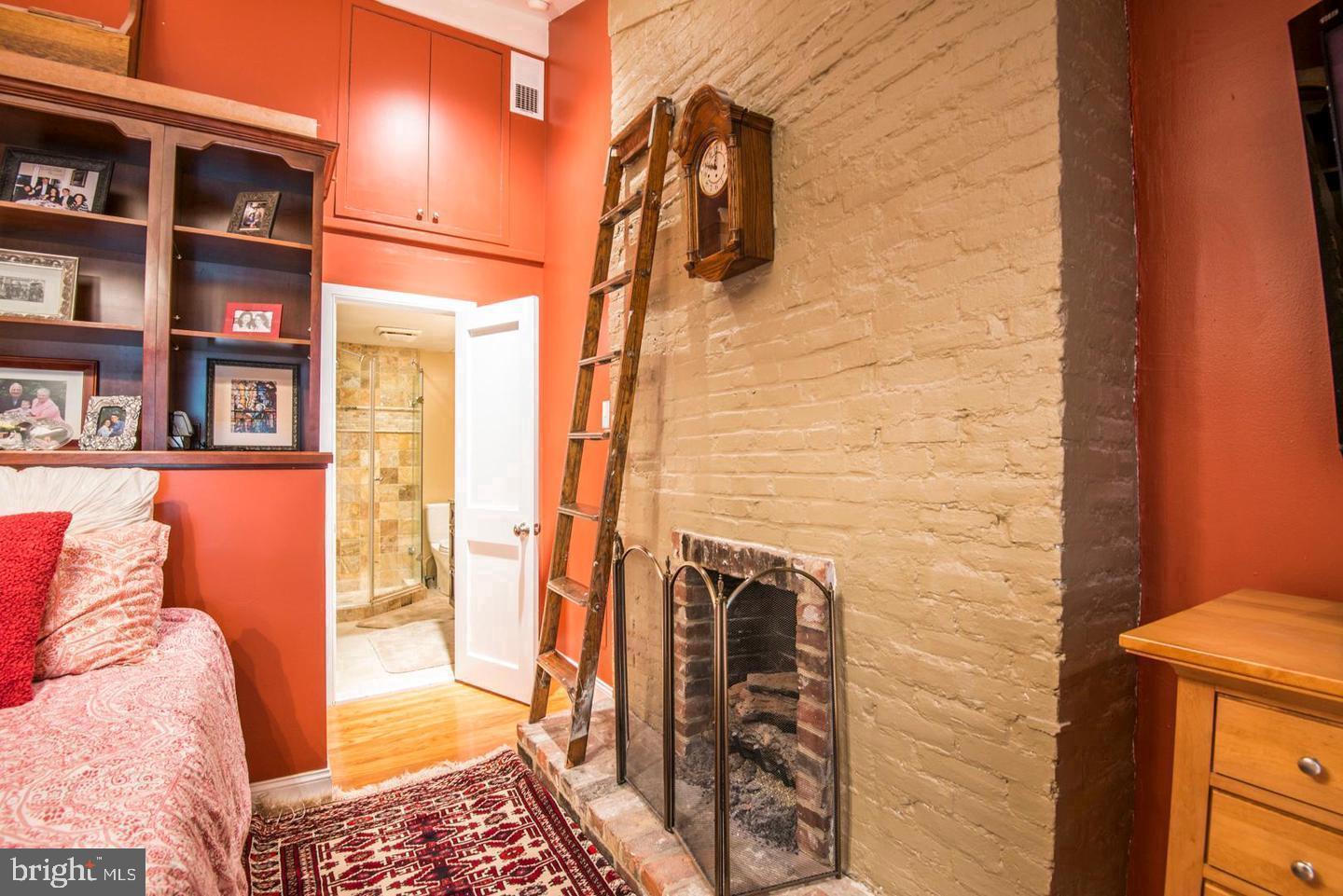 HAWTHORNE - Residential Lease