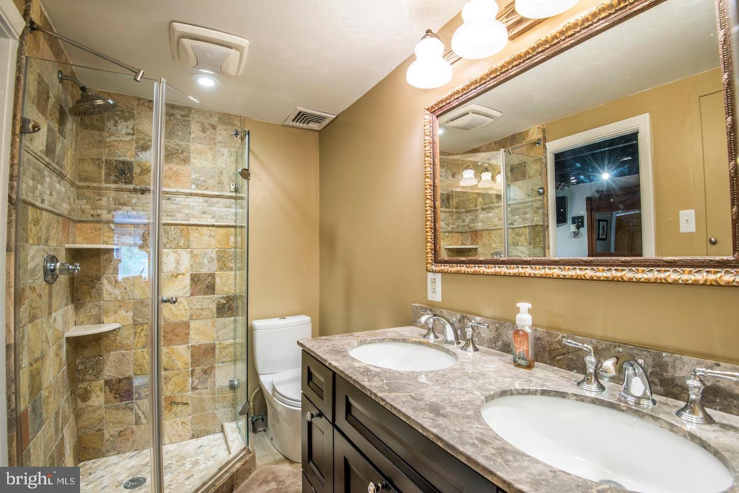 HAWTHORNE - Residential Lease