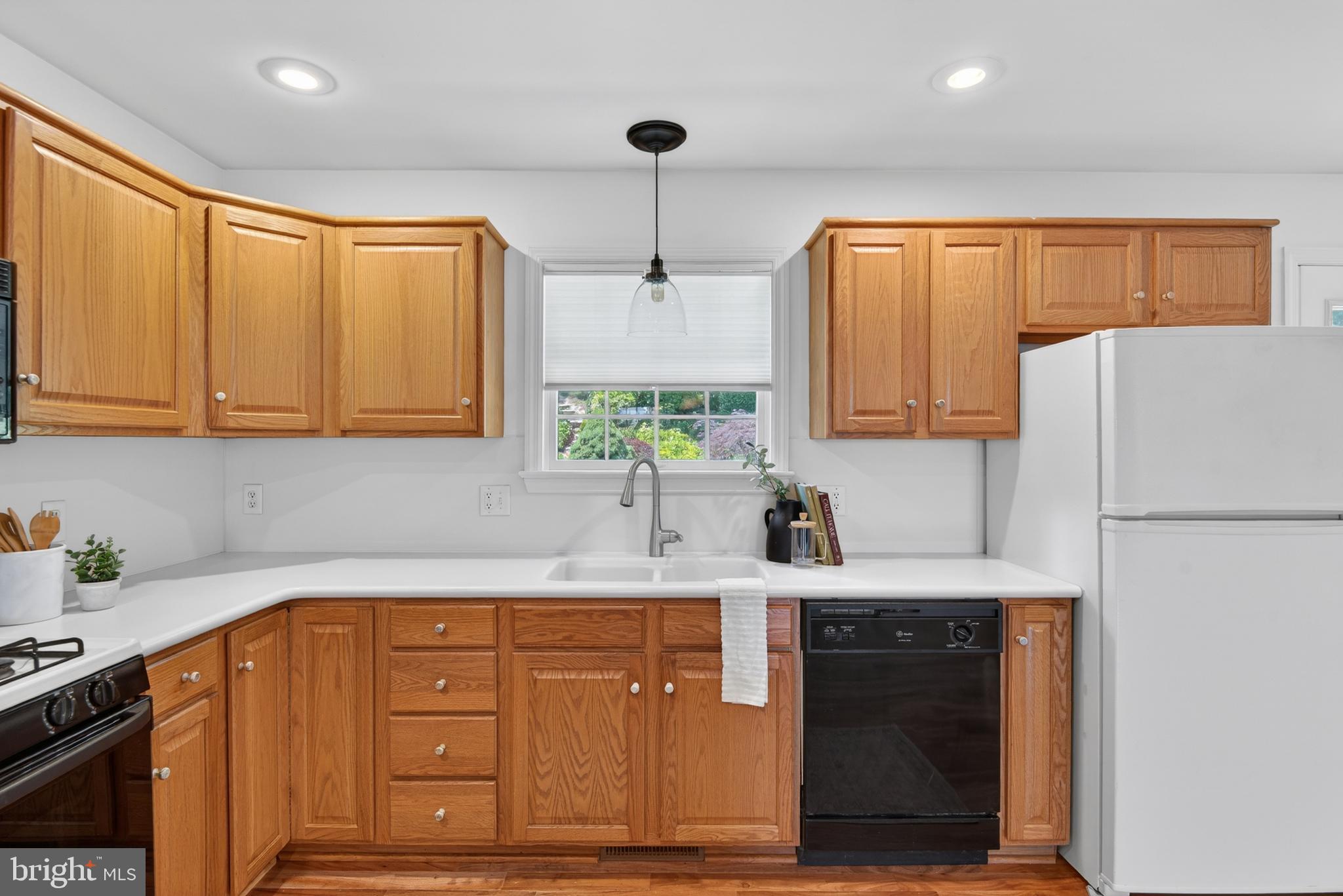 SUMMIT HILLS - Residential