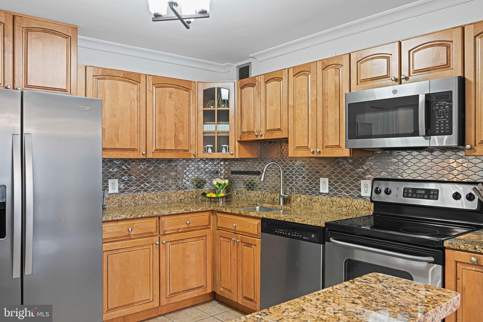 MCLEAN HOUSE - Residential