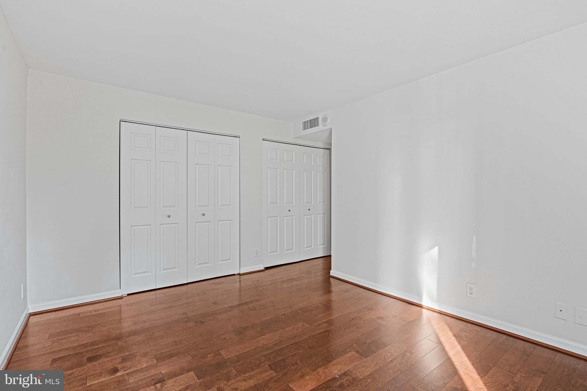 MCLEAN HOUSE - Residential