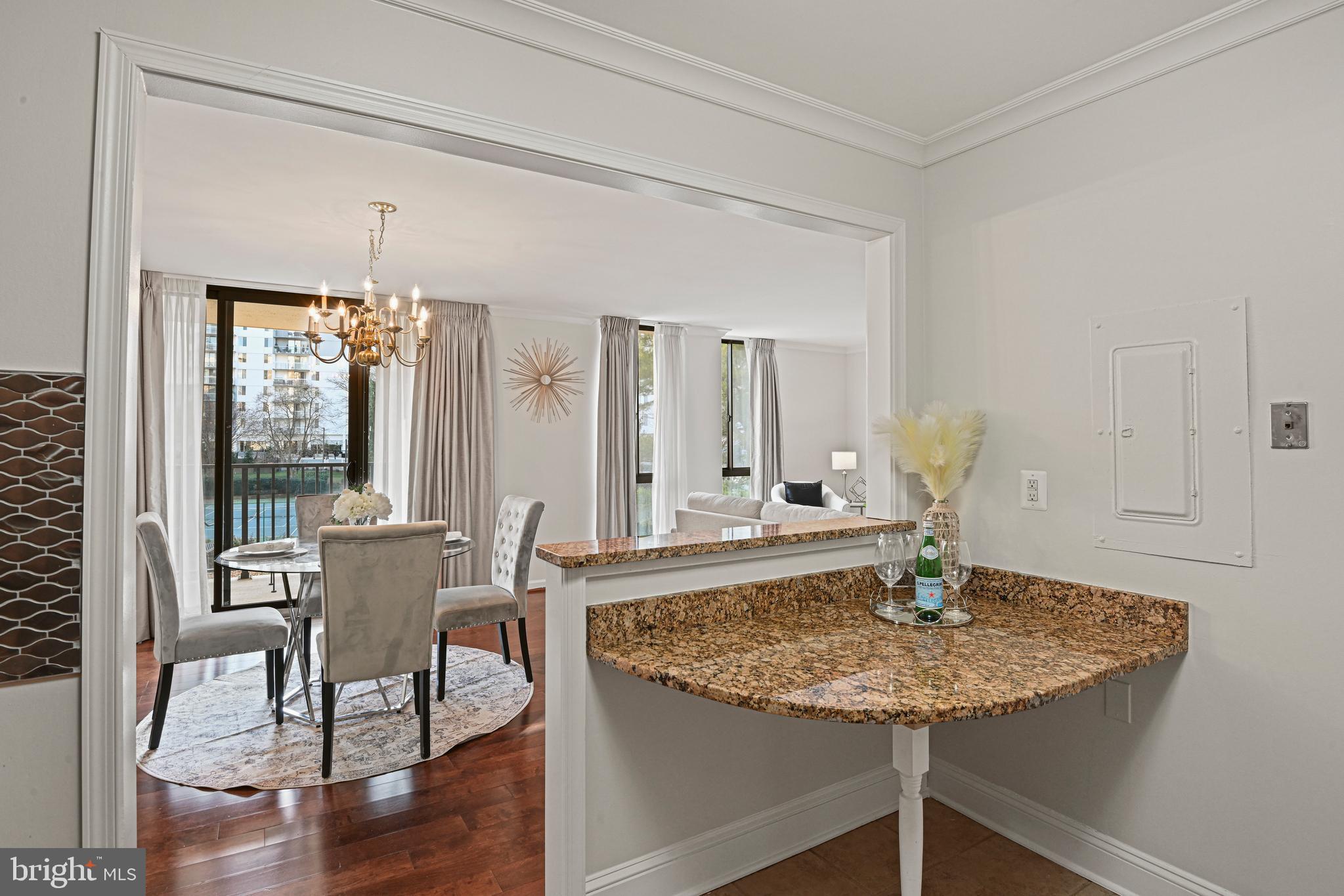 MCLEAN HOUSE - Residential