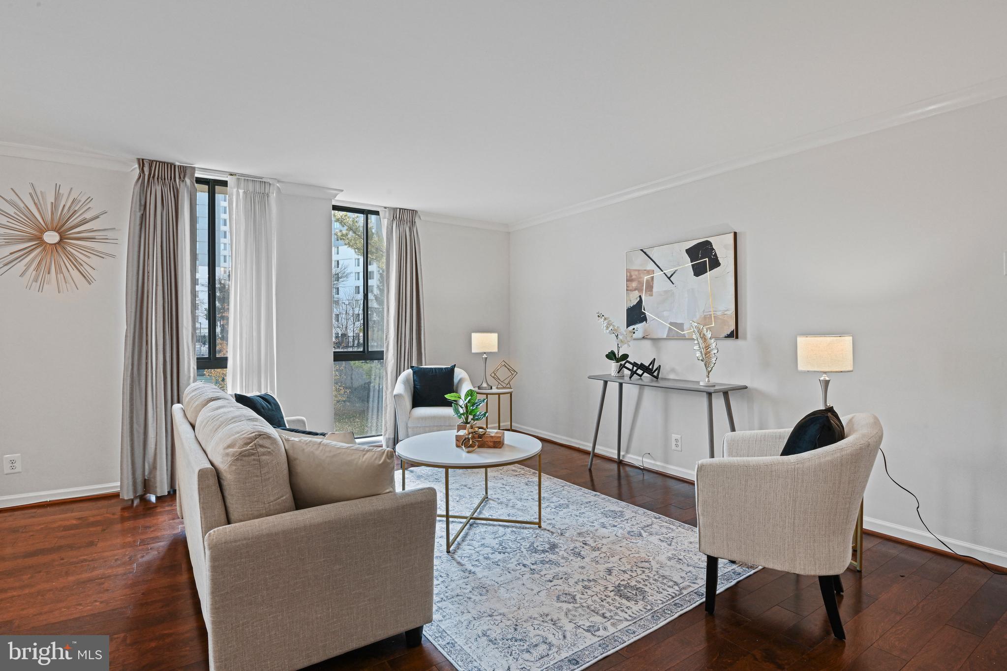 MCLEAN HOUSE - Residential
