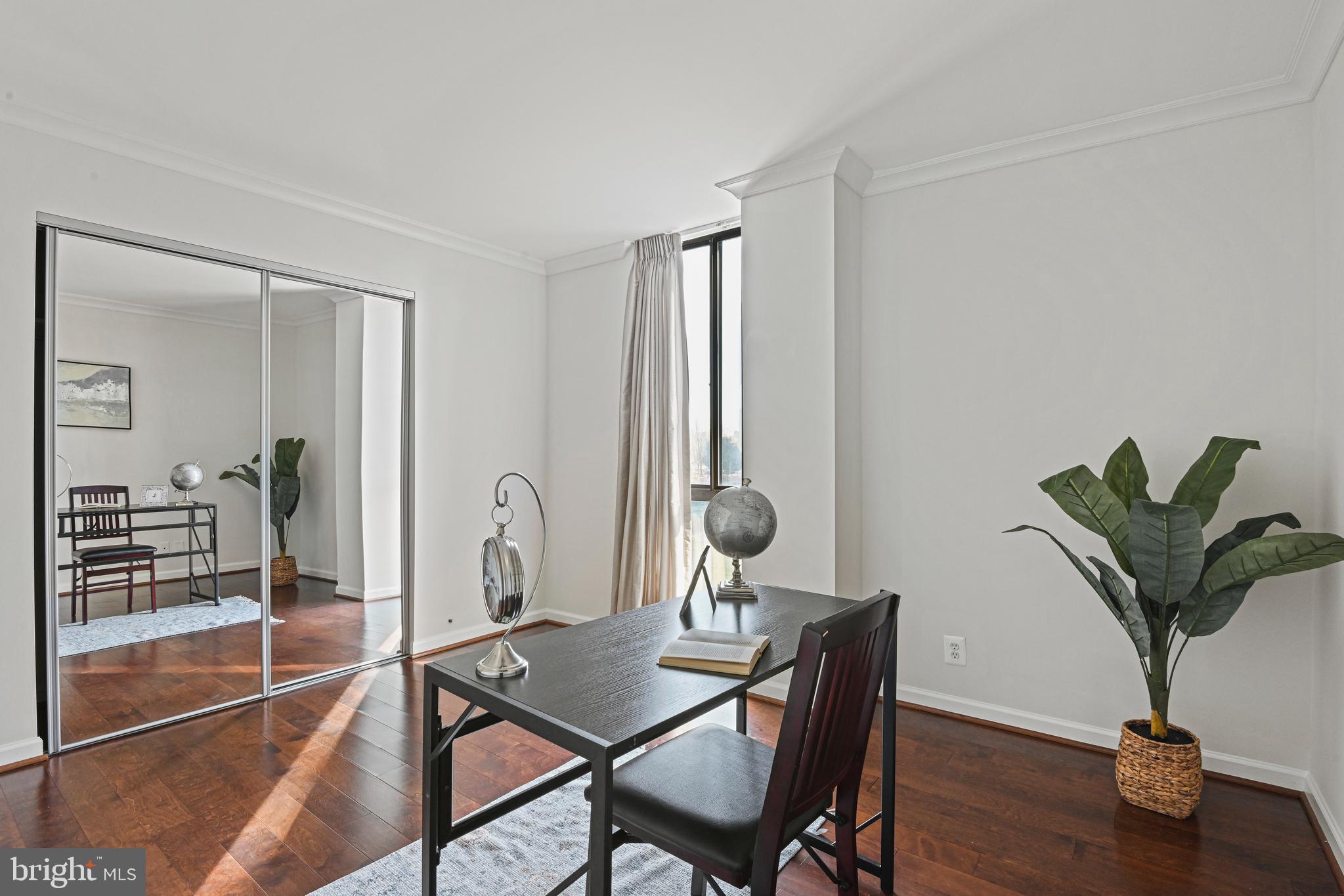 MCLEAN HOUSE - Residential
