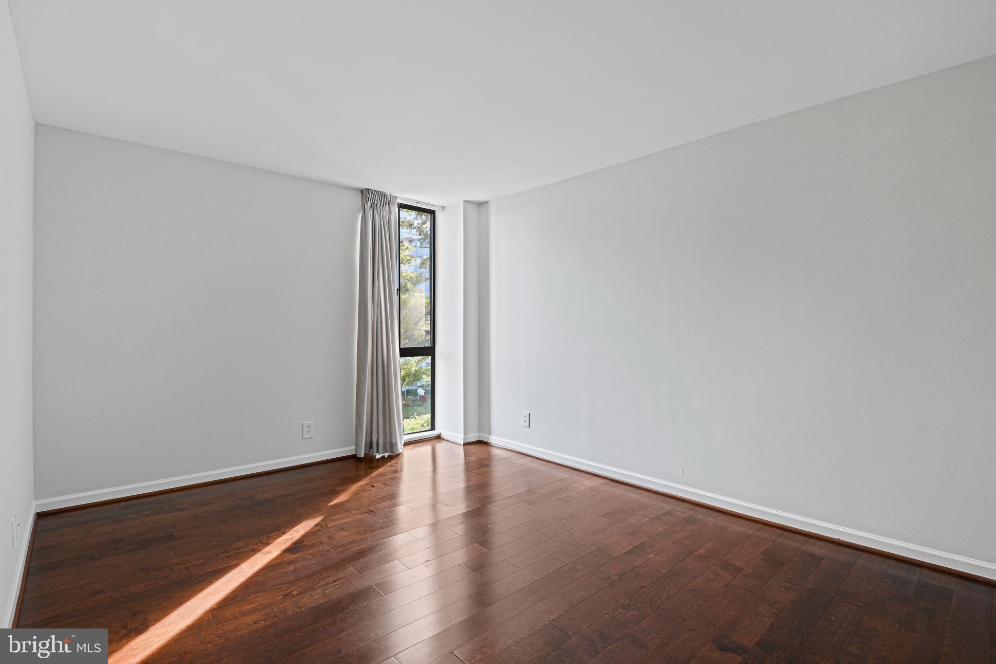 MCLEAN HOUSE - Residential