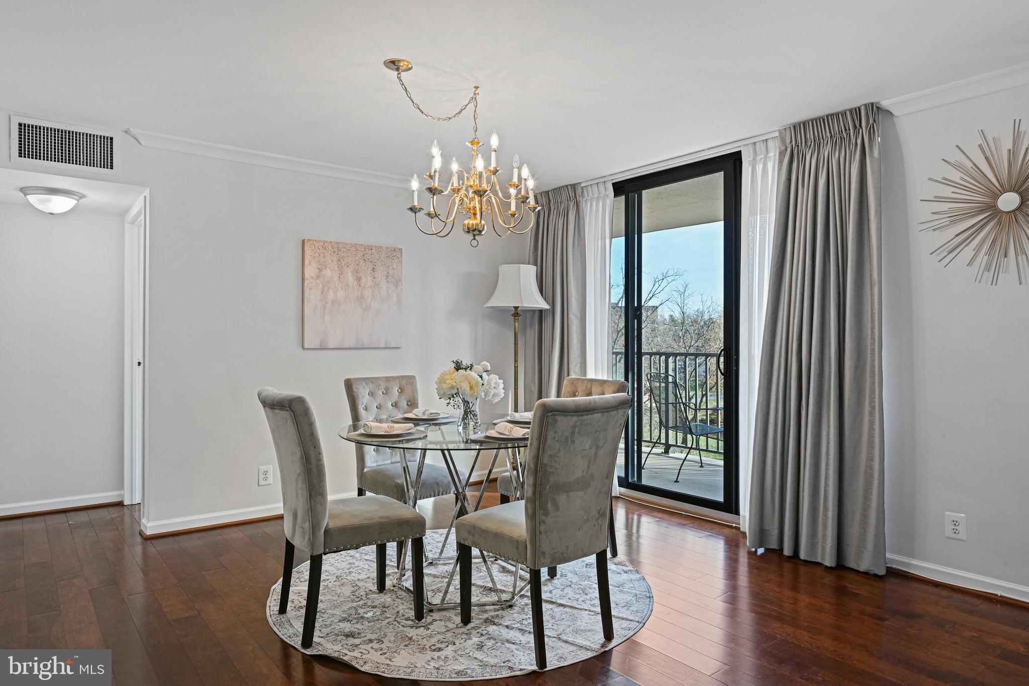 MCLEAN HOUSE - Residential