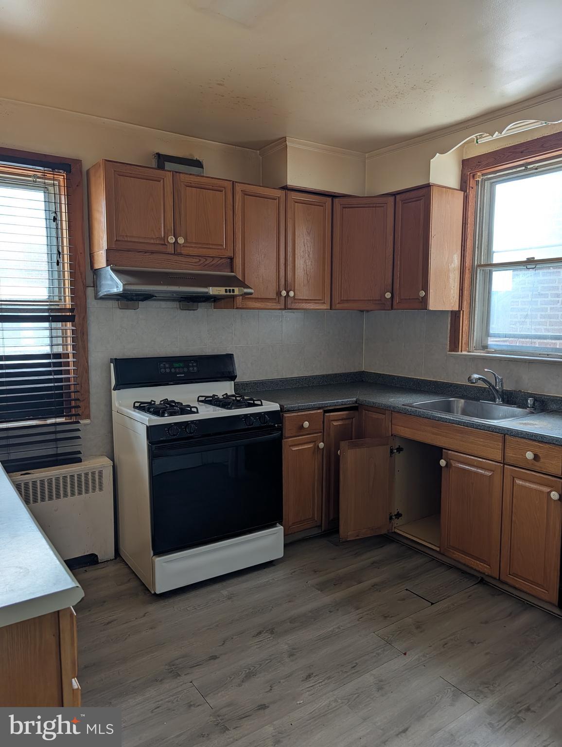 OXFORD CIRCLE - Residential