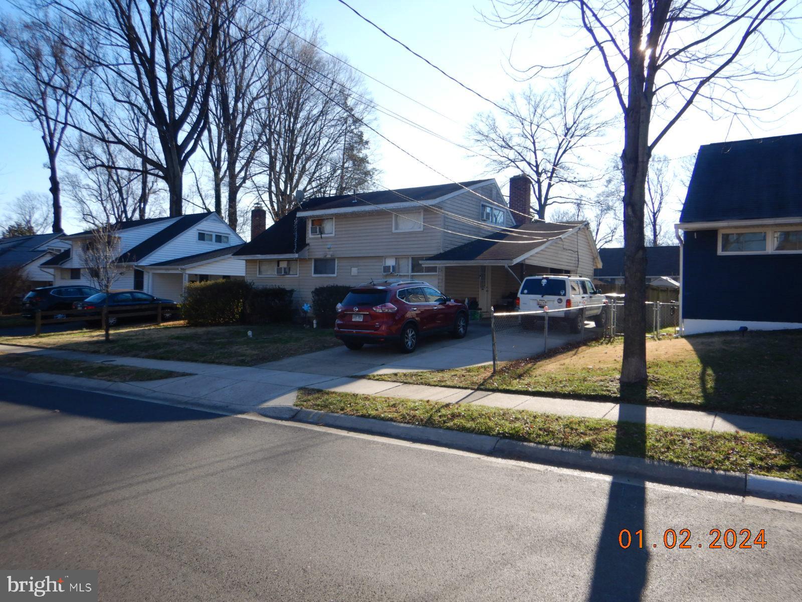 Property Available. Tenant has lease thru May 2025.  DO NOT DISTURB TENANTS.  NO SHOWINGS.  You will be purchasing this property sight unseen.  ROOM COUNT IS APPROXIMATE AND TAKEN FROM OLD MLS LISTING. 
 CASH ONLY.  Upload your proof of funds with your contract offer (remember to remove the account numbers from your statement).  No financing contingencies.  No CONTINGENCIES for ANYTHING.  CASH ONLY.  “All offers must be submitted by the buyer’s agent using the online offer management system. . A technology fee will apply to the buyer’s broker upon consummation of a sale OF $175.”
SOLD STRICTLY AS IS WITH NO REPAIRS, WARRANTIES OR VIEWINGS
DO NOT DISTURB TENANTS.  DO NOT DISTURB TENANTS.  DO NOT DISTURB TENANTS.