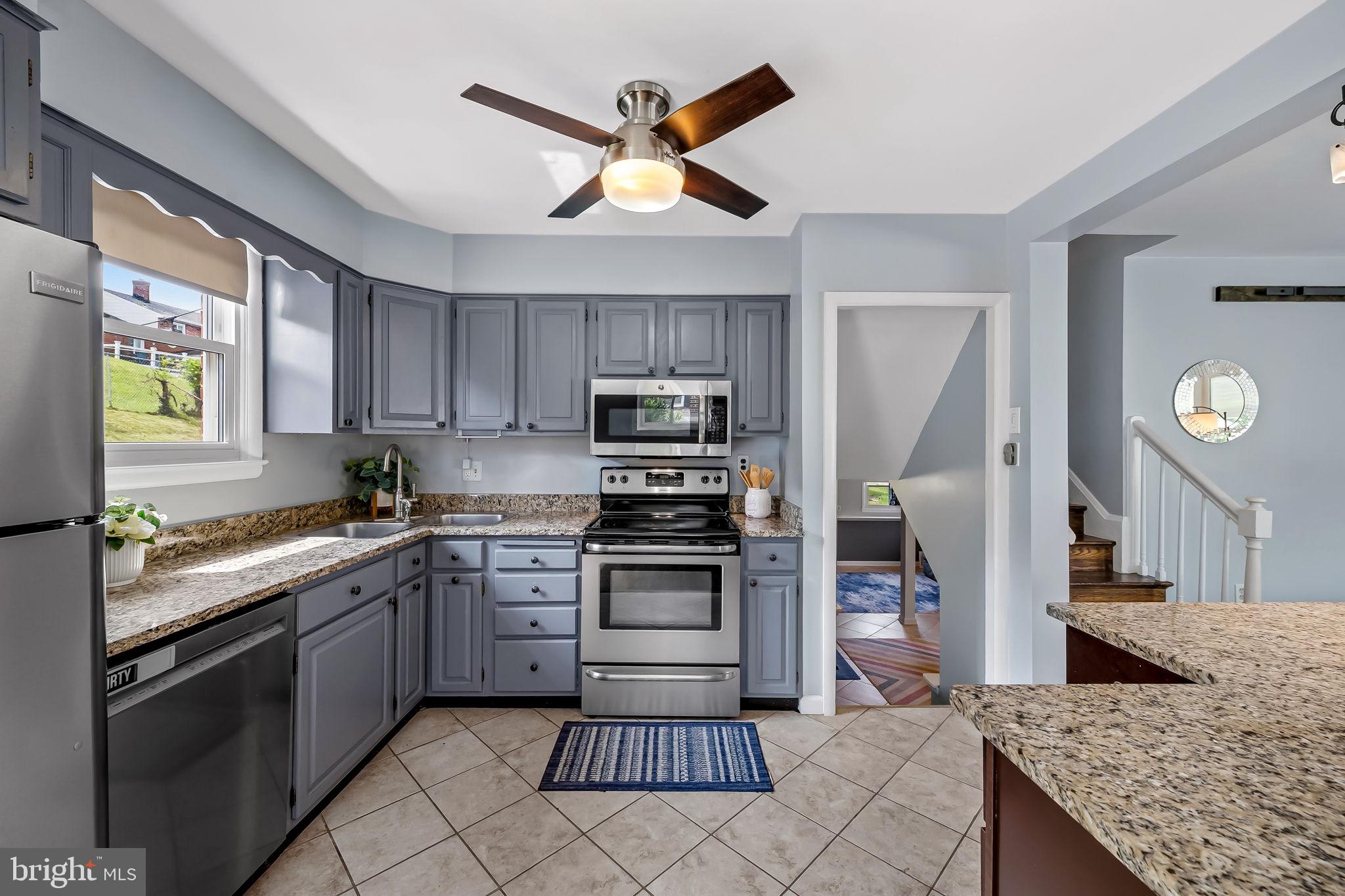 ROLLINGWOOD - Residential