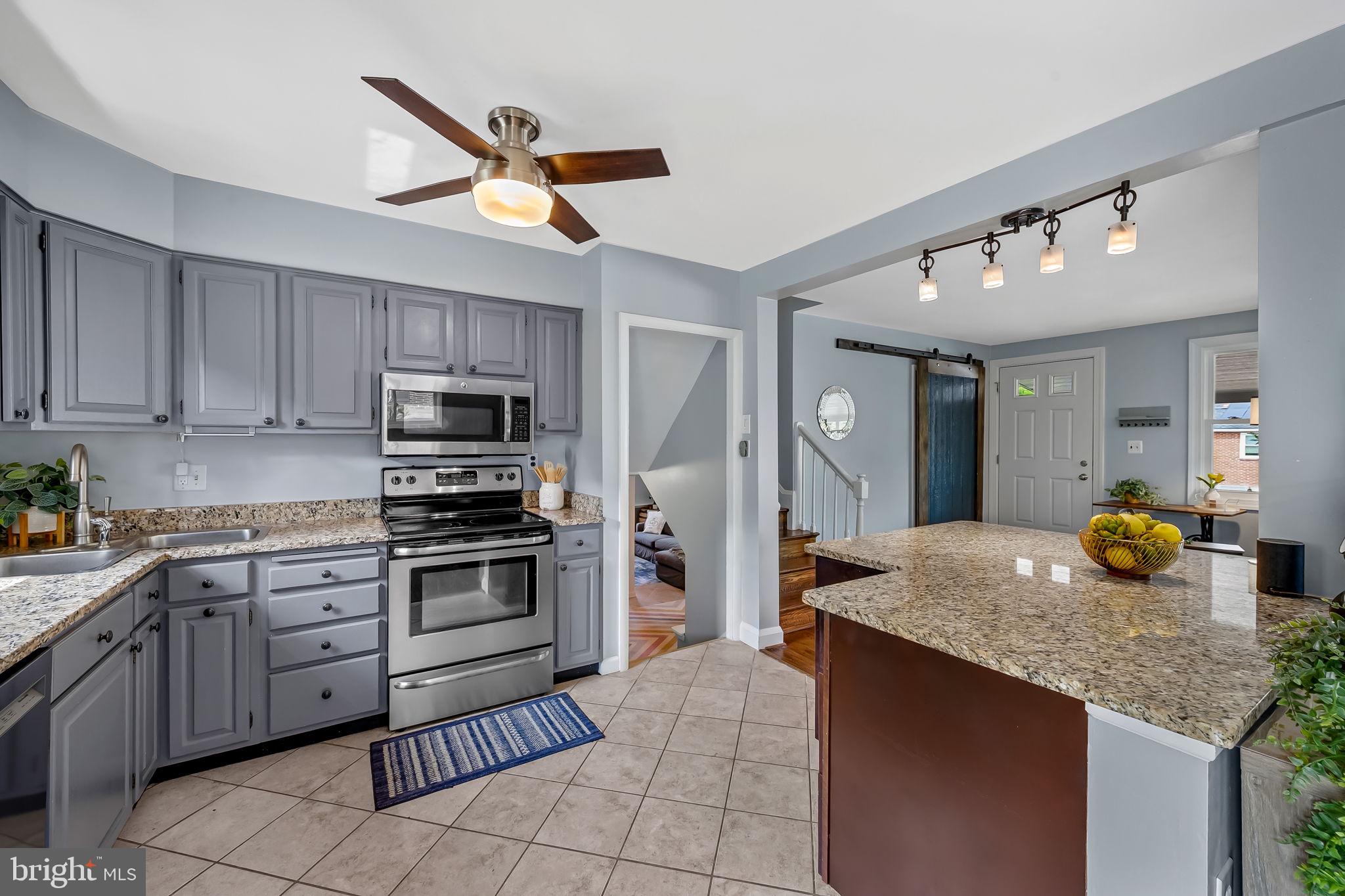 ROLLINGWOOD - Residential