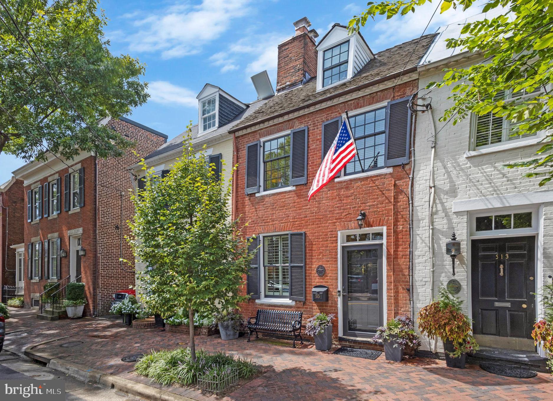 OLD TOWN ALEXANDRIA - Residential