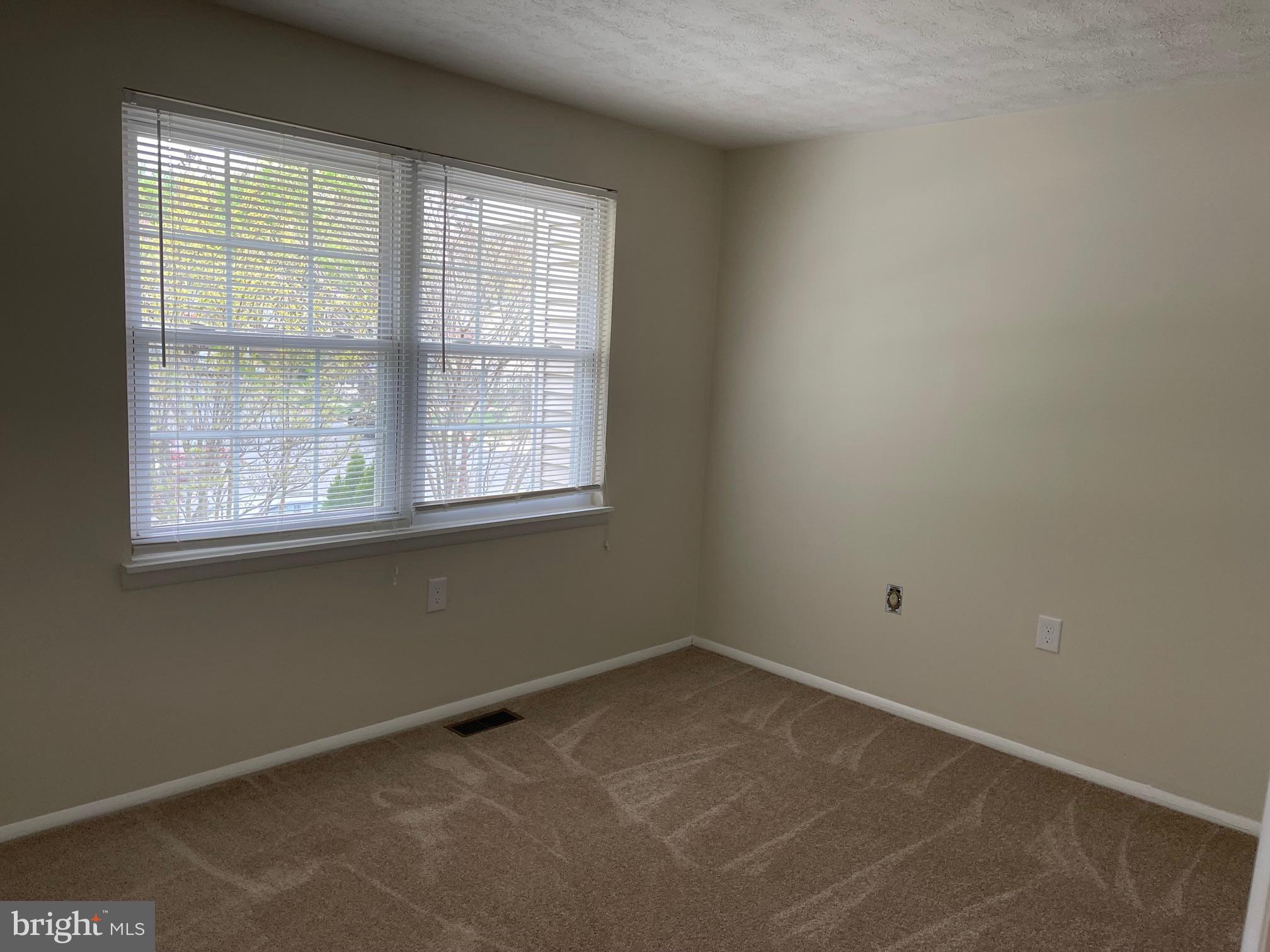 FOUR SEASONS ESTATES - Residential Lease