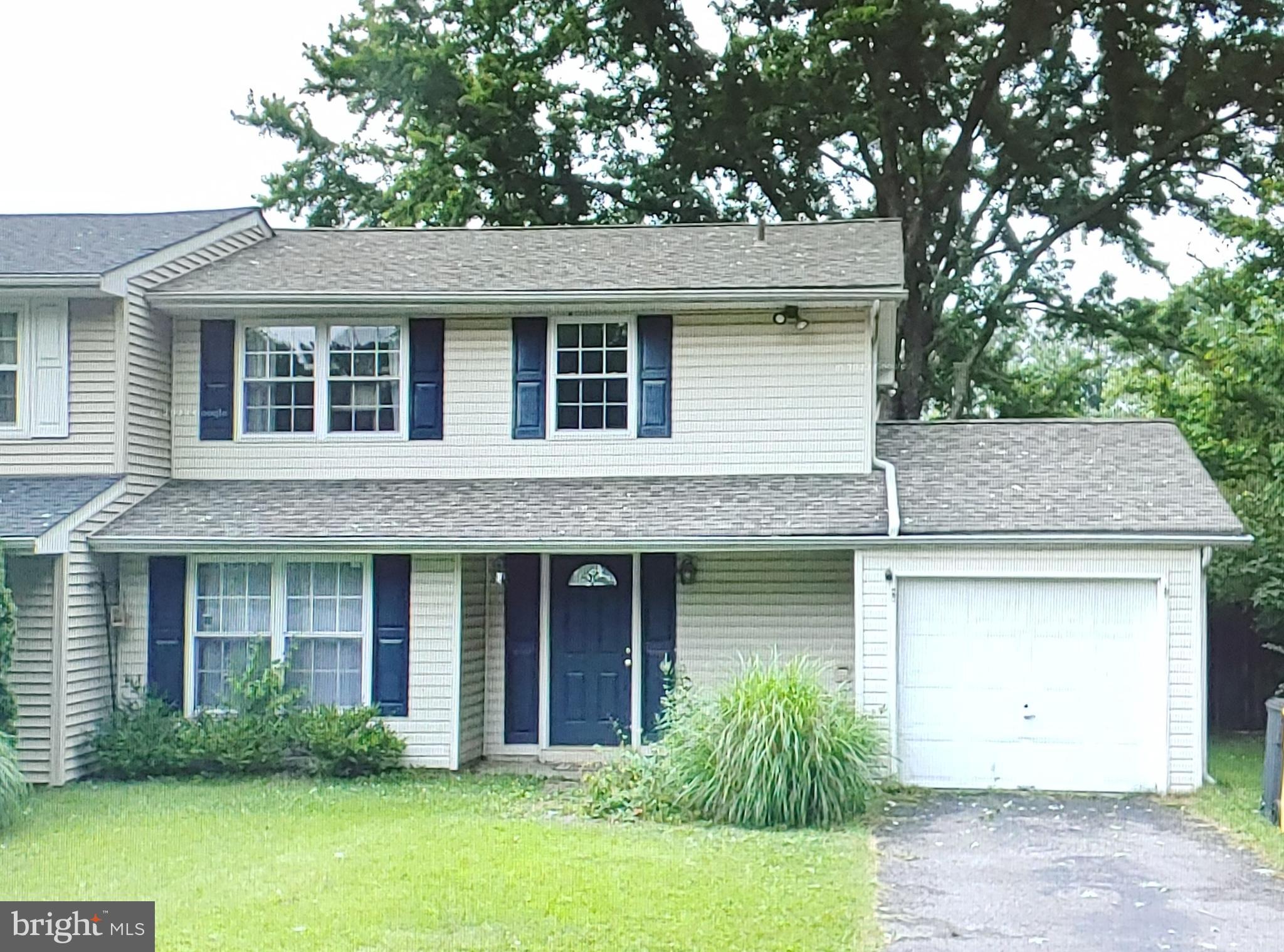 FOUR SEASONS ESTATES - Residential Lease