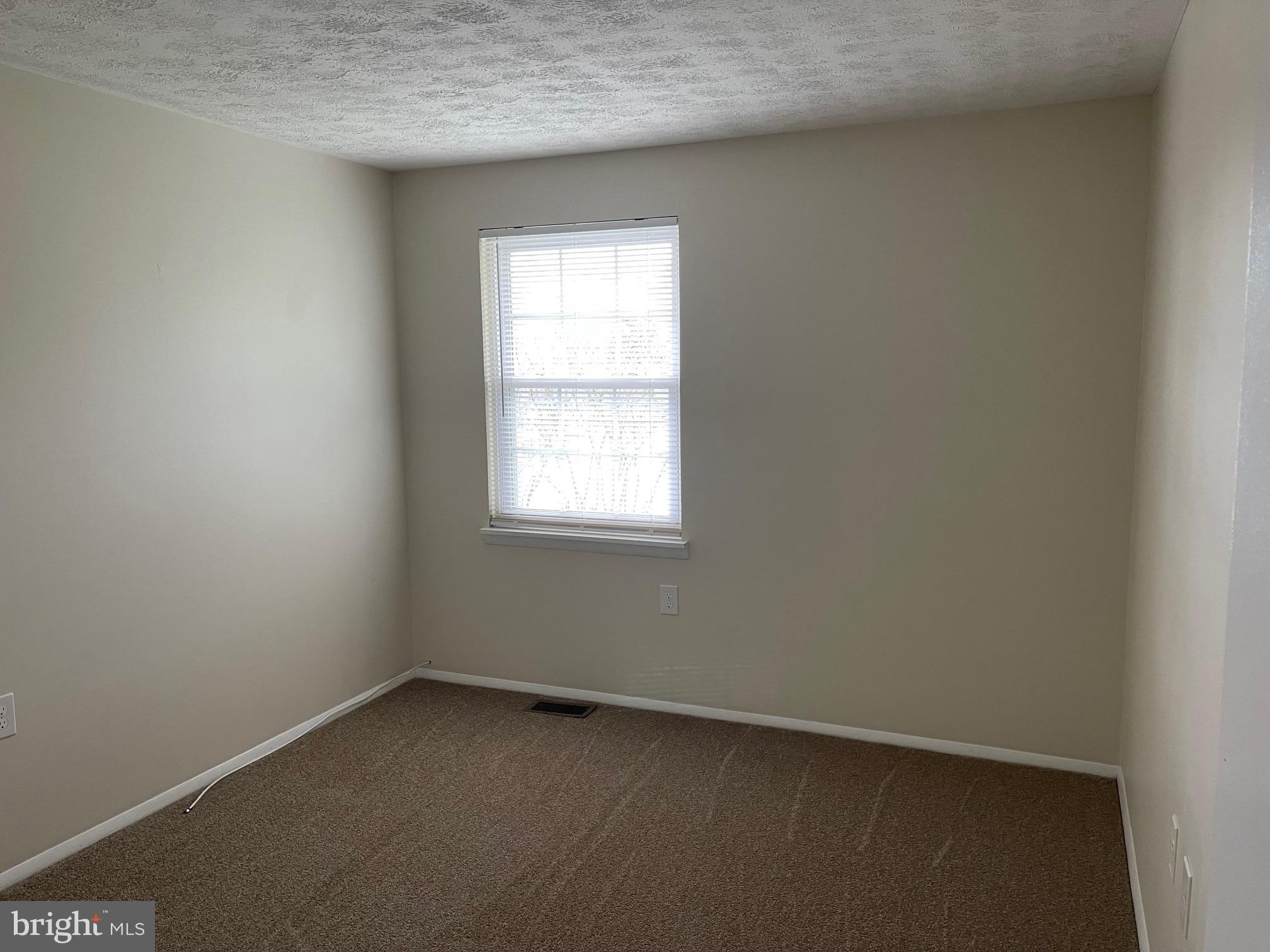FOUR SEASONS ESTATES - Residential Lease