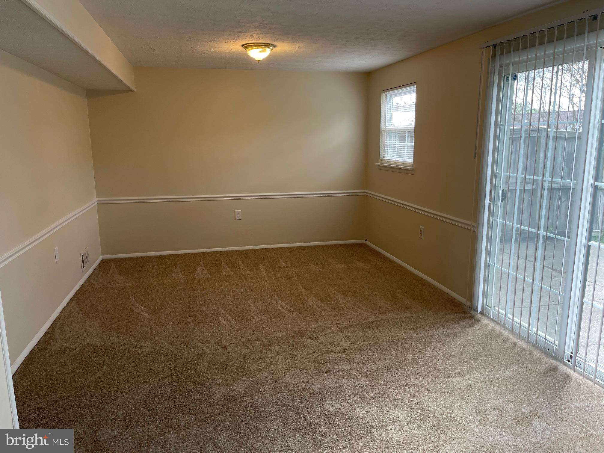 FOUR SEASONS ESTATES - Residential Lease