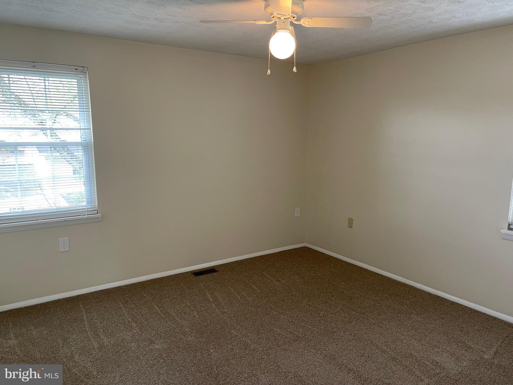 FOUR SEASONS ESTATES - Residential Lease