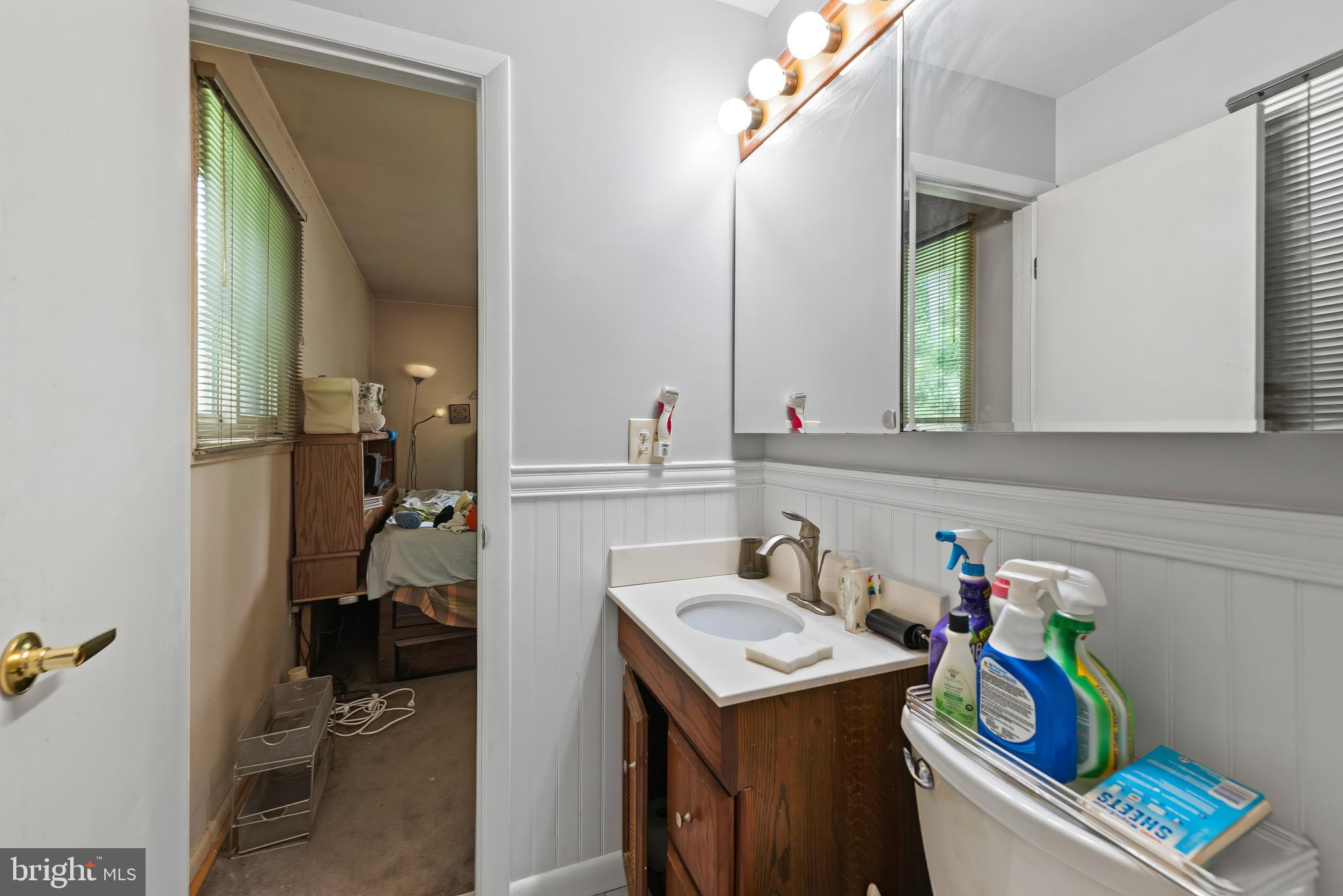 ROLLING KNOLLS - Residential