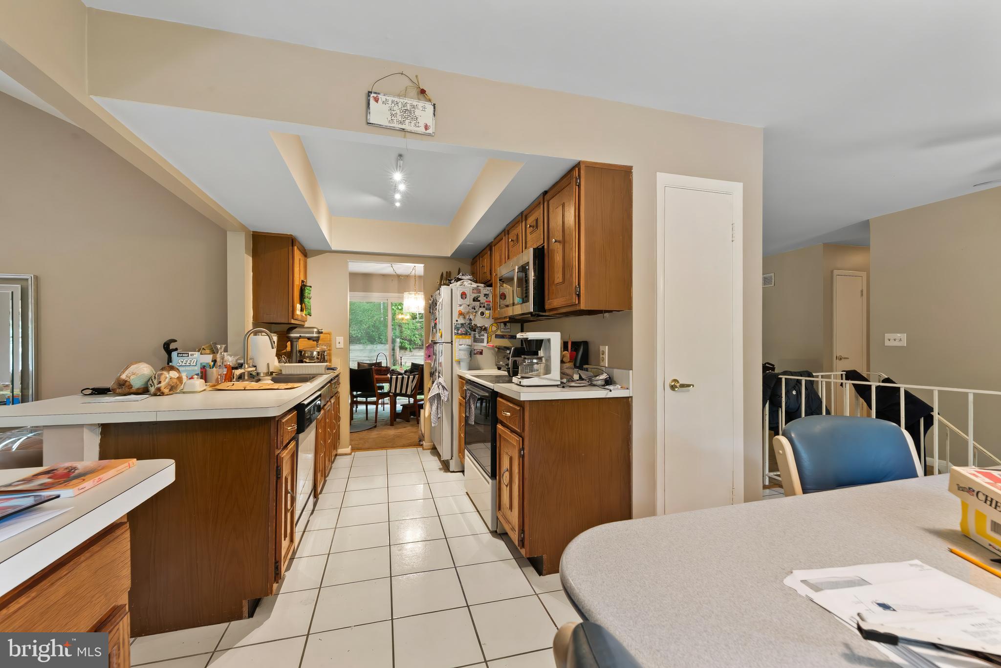 ROLLING KNOLLS - Residential