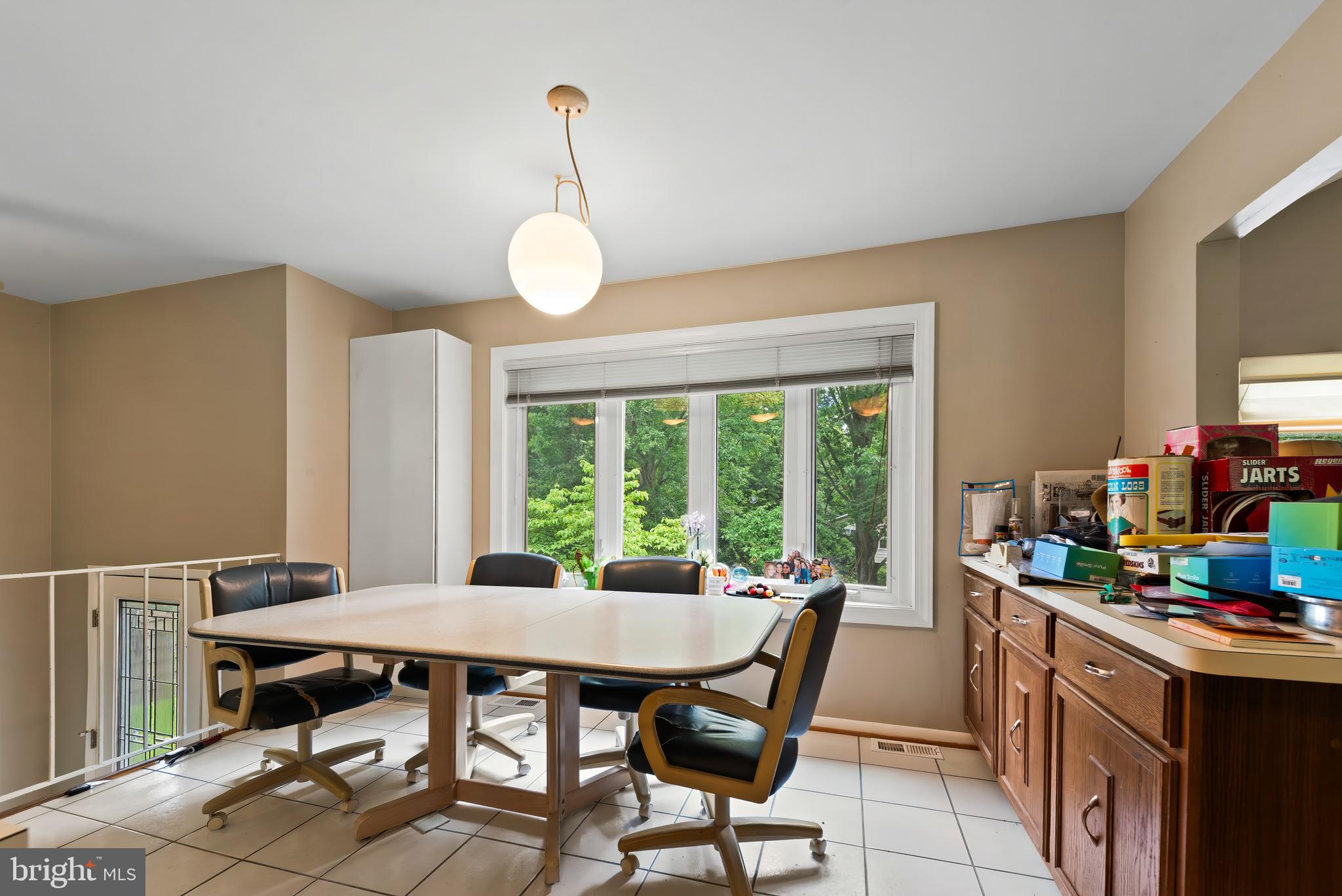 ROLLING KNOLLS - Residential