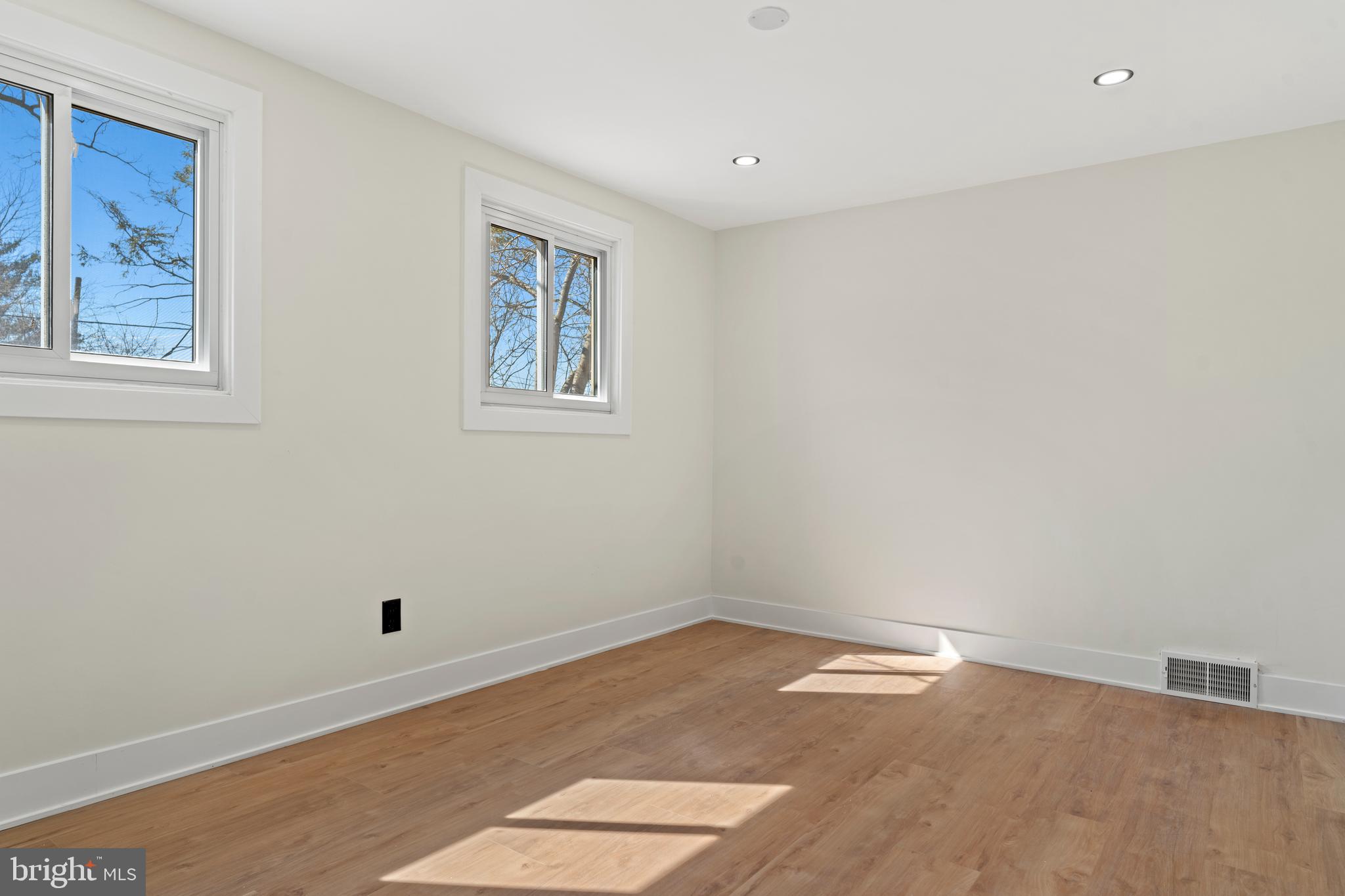ENFIELD - Residential