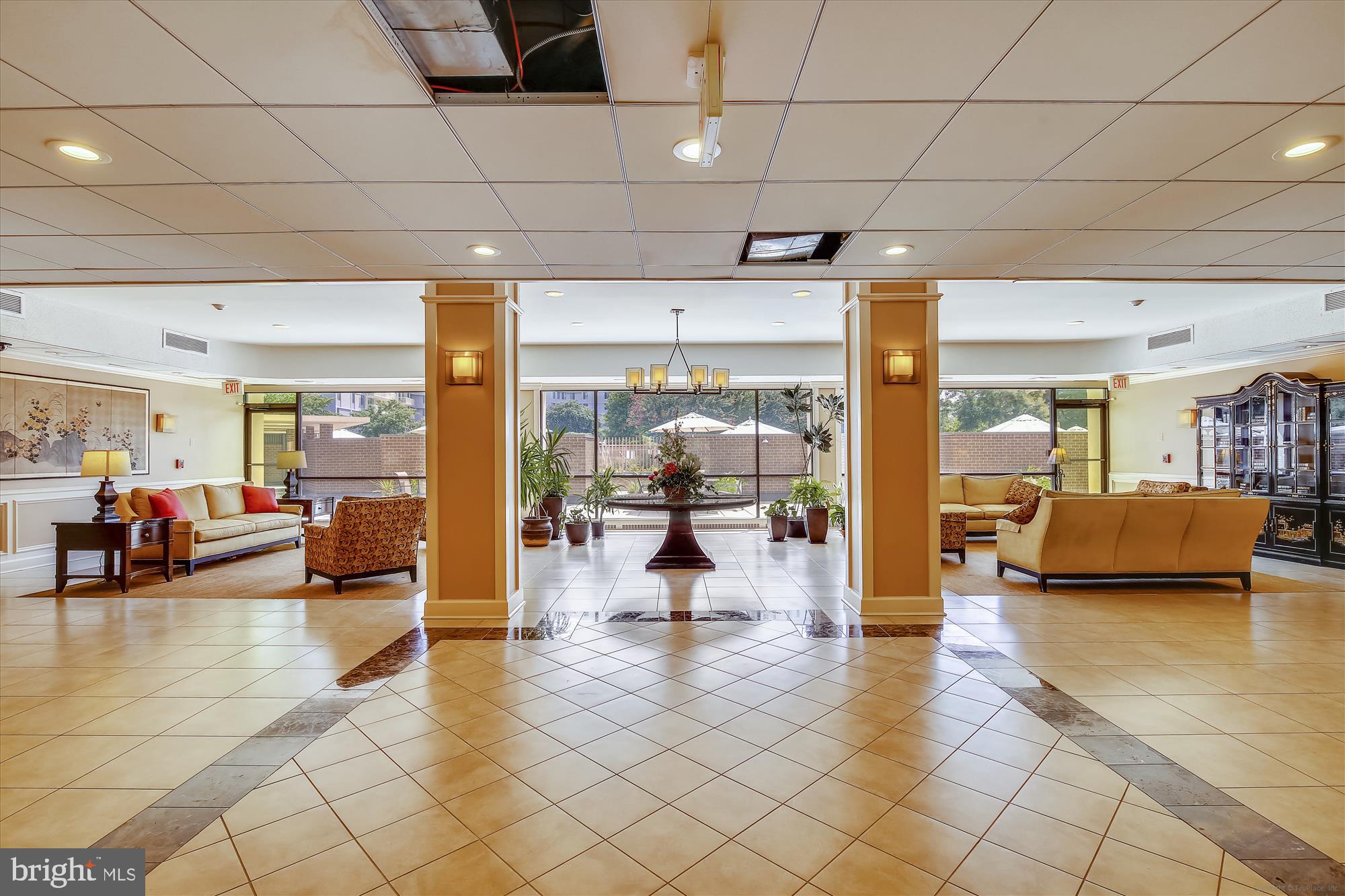 MCLEAN HOUSE - Residential