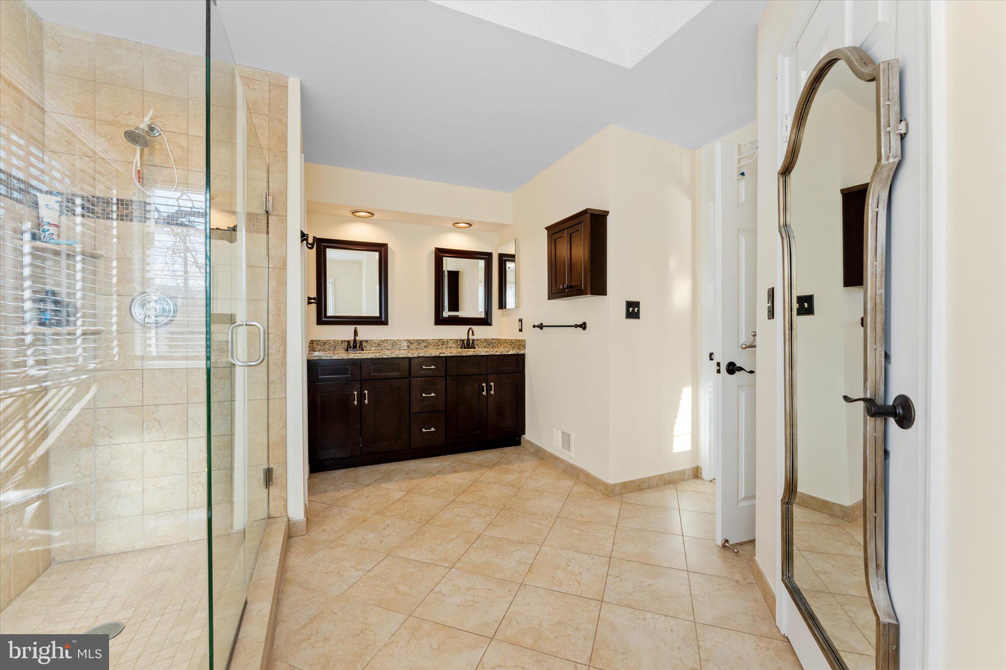 ASHBURN VILLAGE - Residential