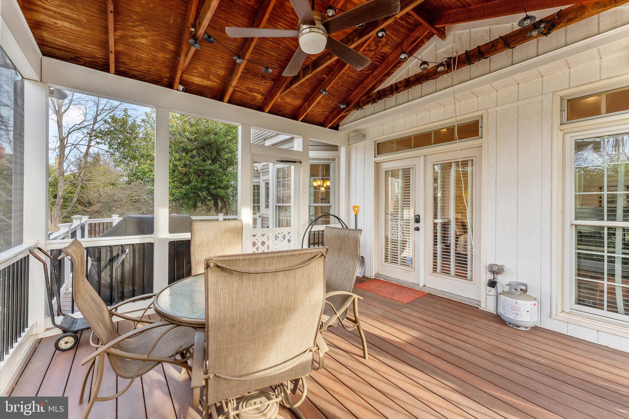 ASHBURN VILLAGE - Residential