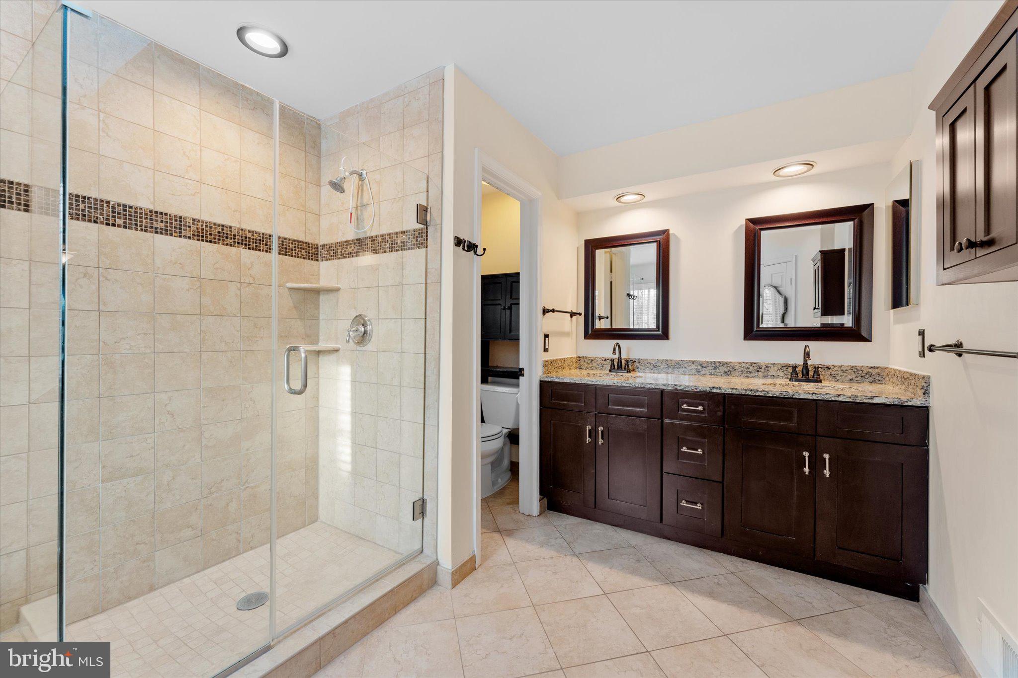 ASHBURN VILLAGE - Residential