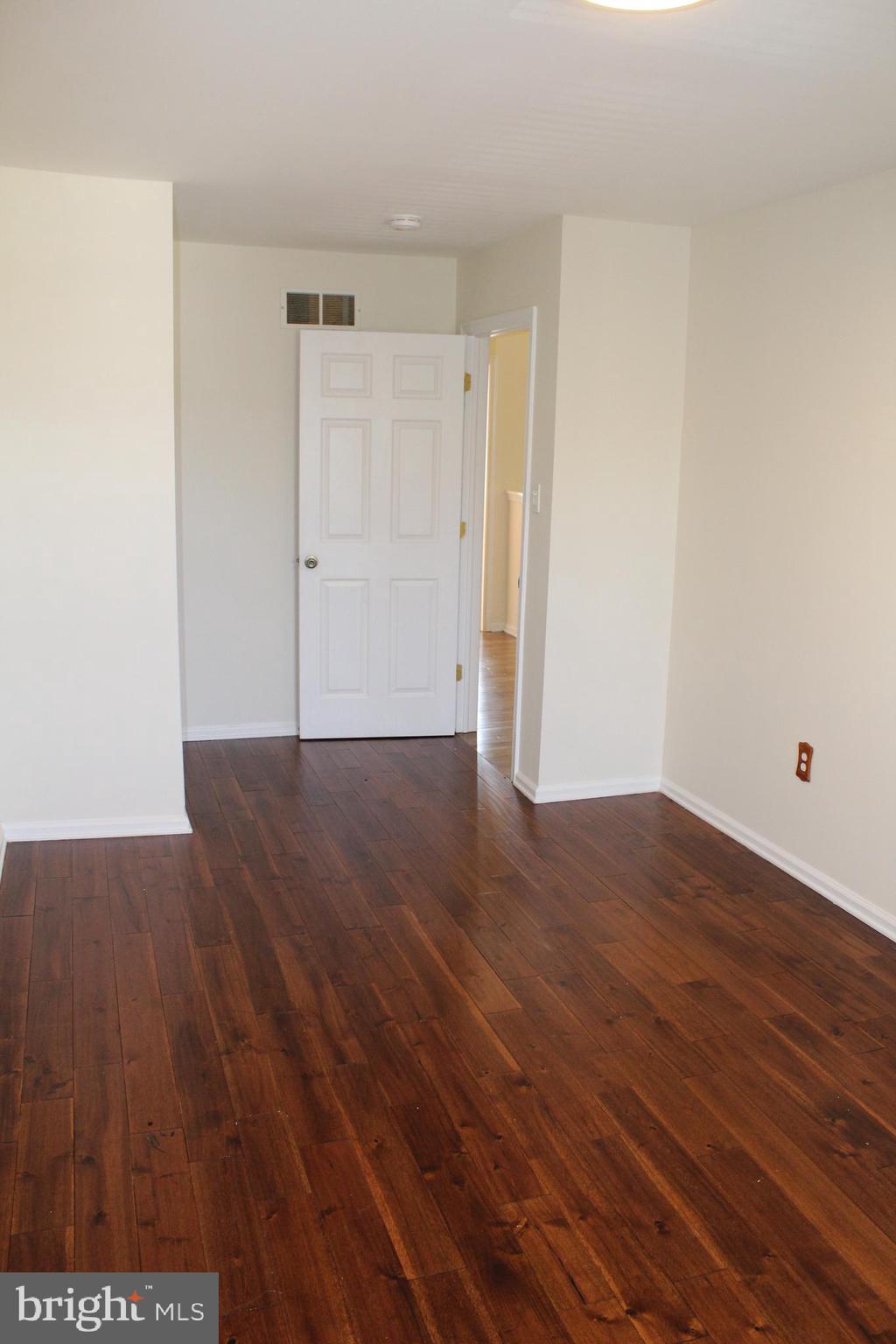 NORRISTOWN - Residential